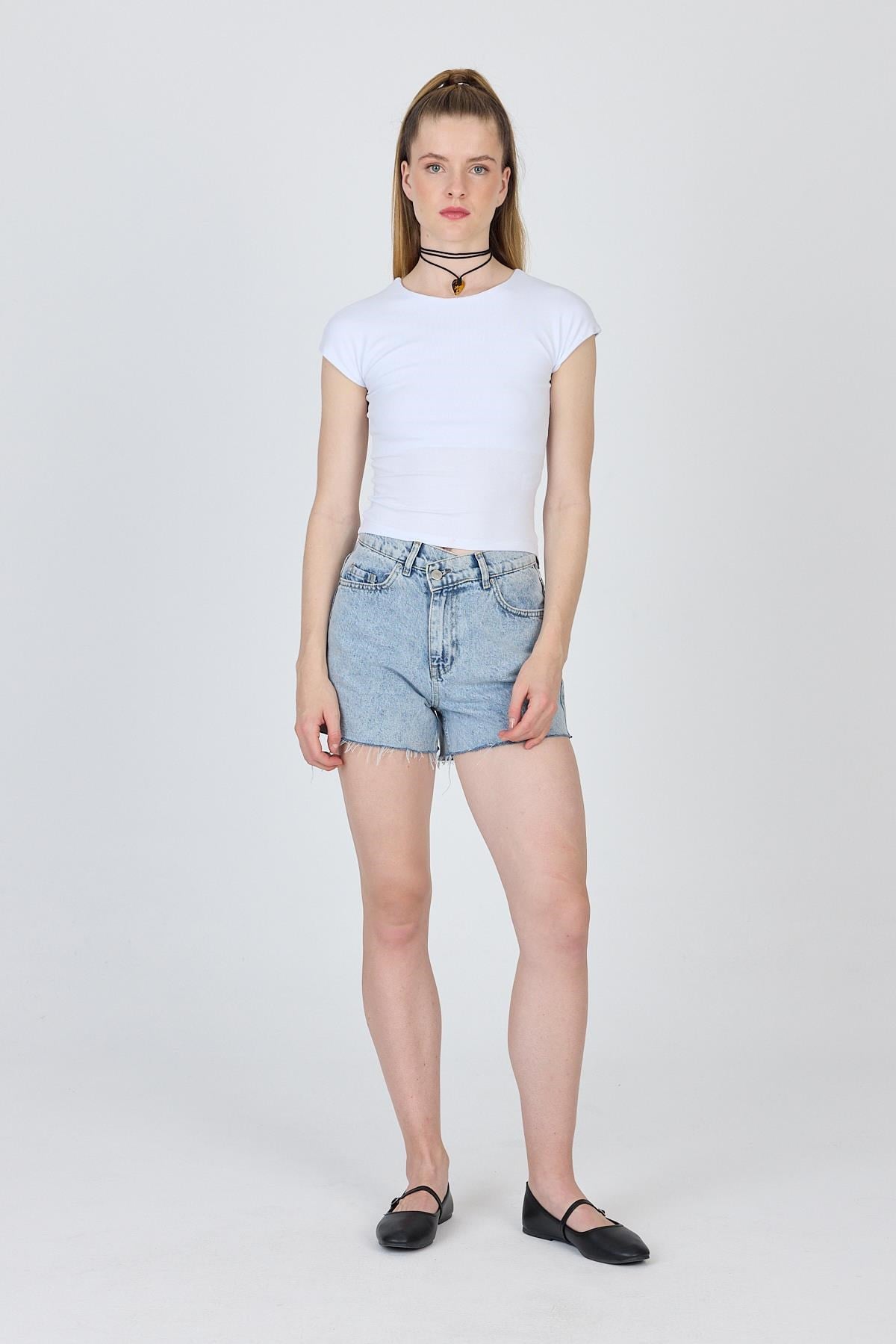 Beyaz Bisiklet Yaka Pamuklu Slim Fit Tişört 9190