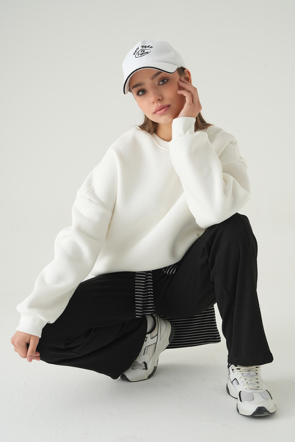 Beyaz Bisiklet Yaka Sweat 1029