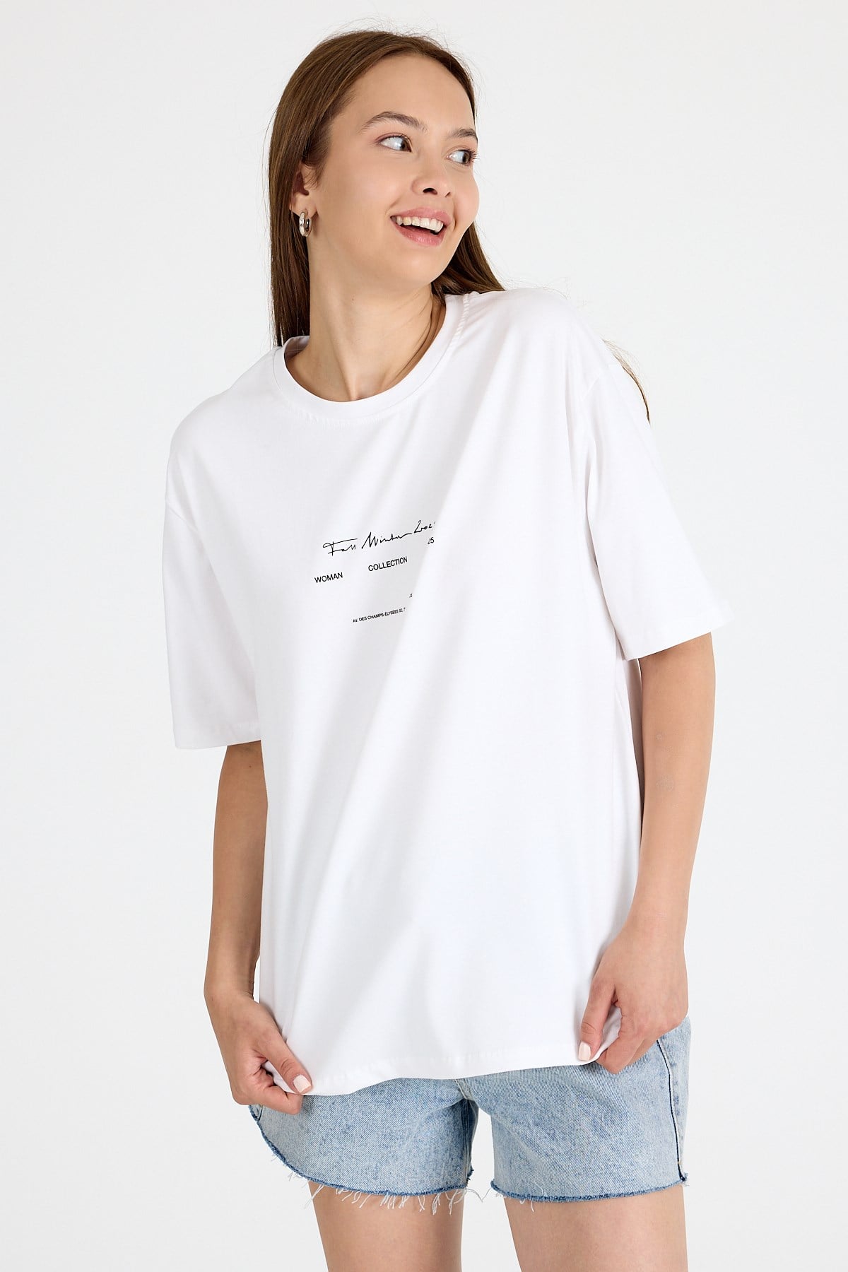 Beyaz Bisiklet Yaka Yazı Baskılı Oversize Tişört 5832