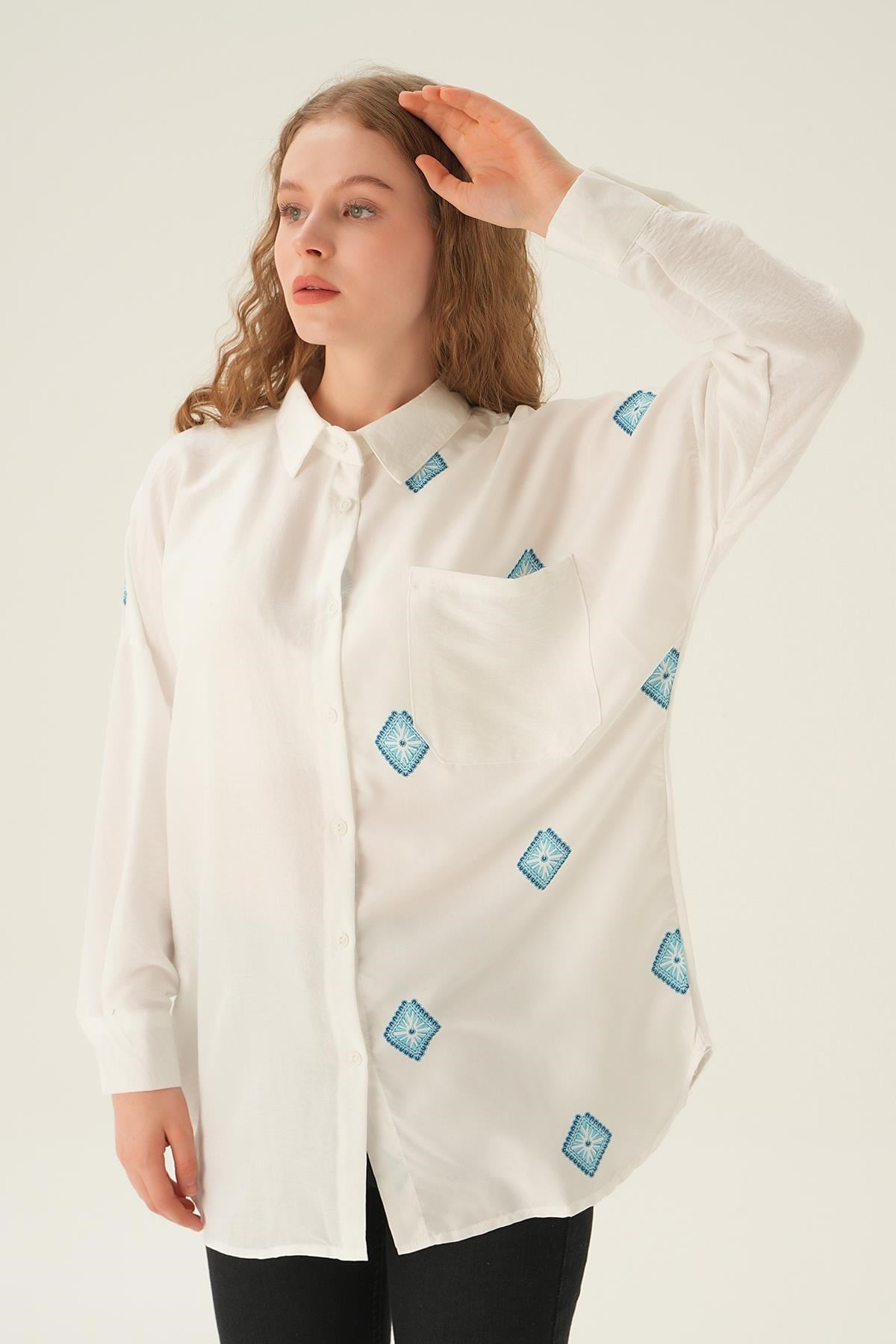 Beyaz Cepli Oversize Nakış Detay Gömlek 71481