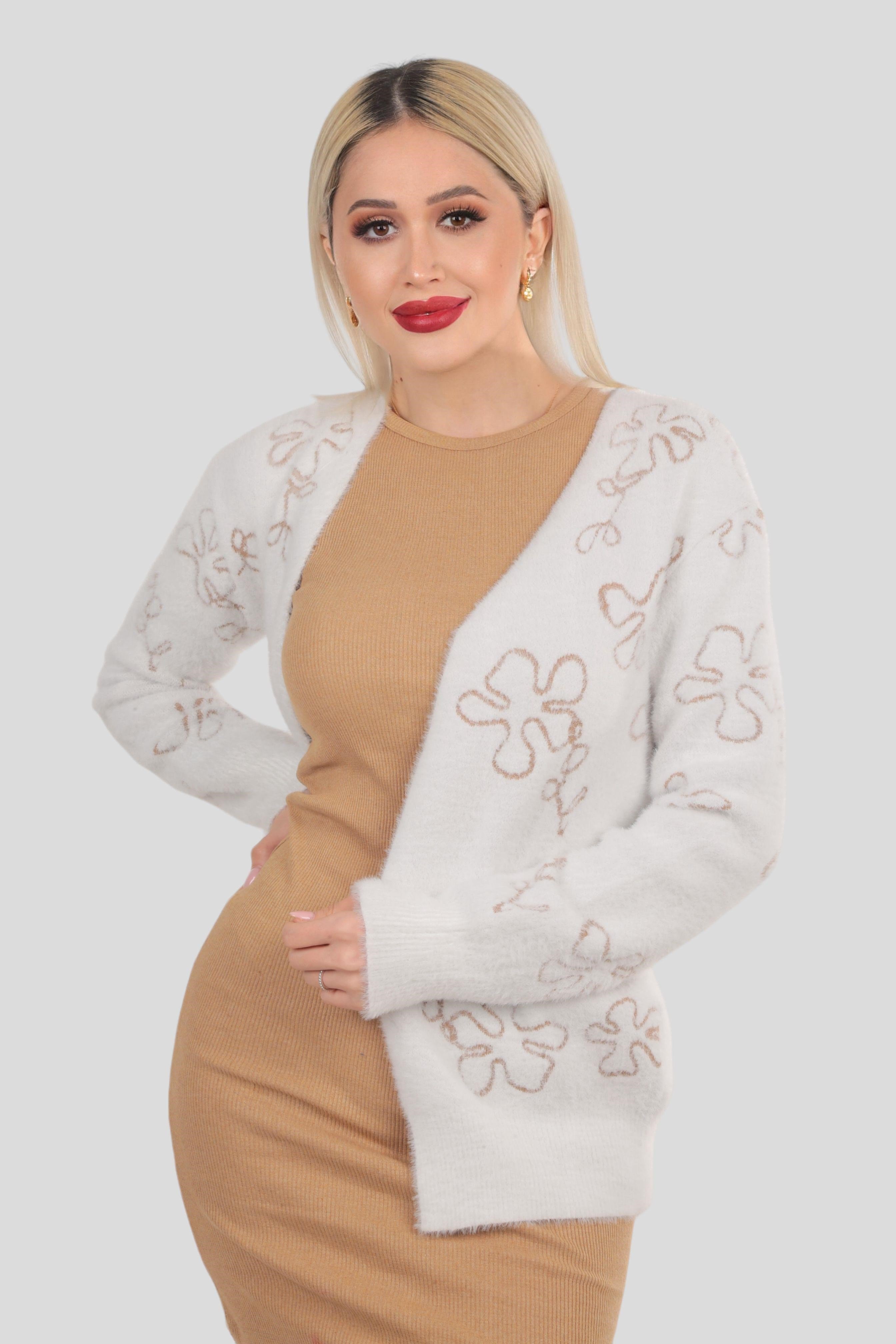 Beyaz Çiçek Detay Sakallı Hırka 4160