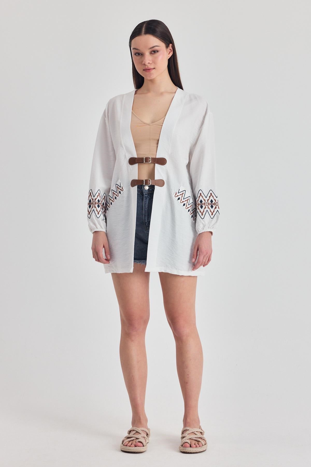 Beyaz Deri Kemer Detaylı Etnik Desenli Kimono 4363A