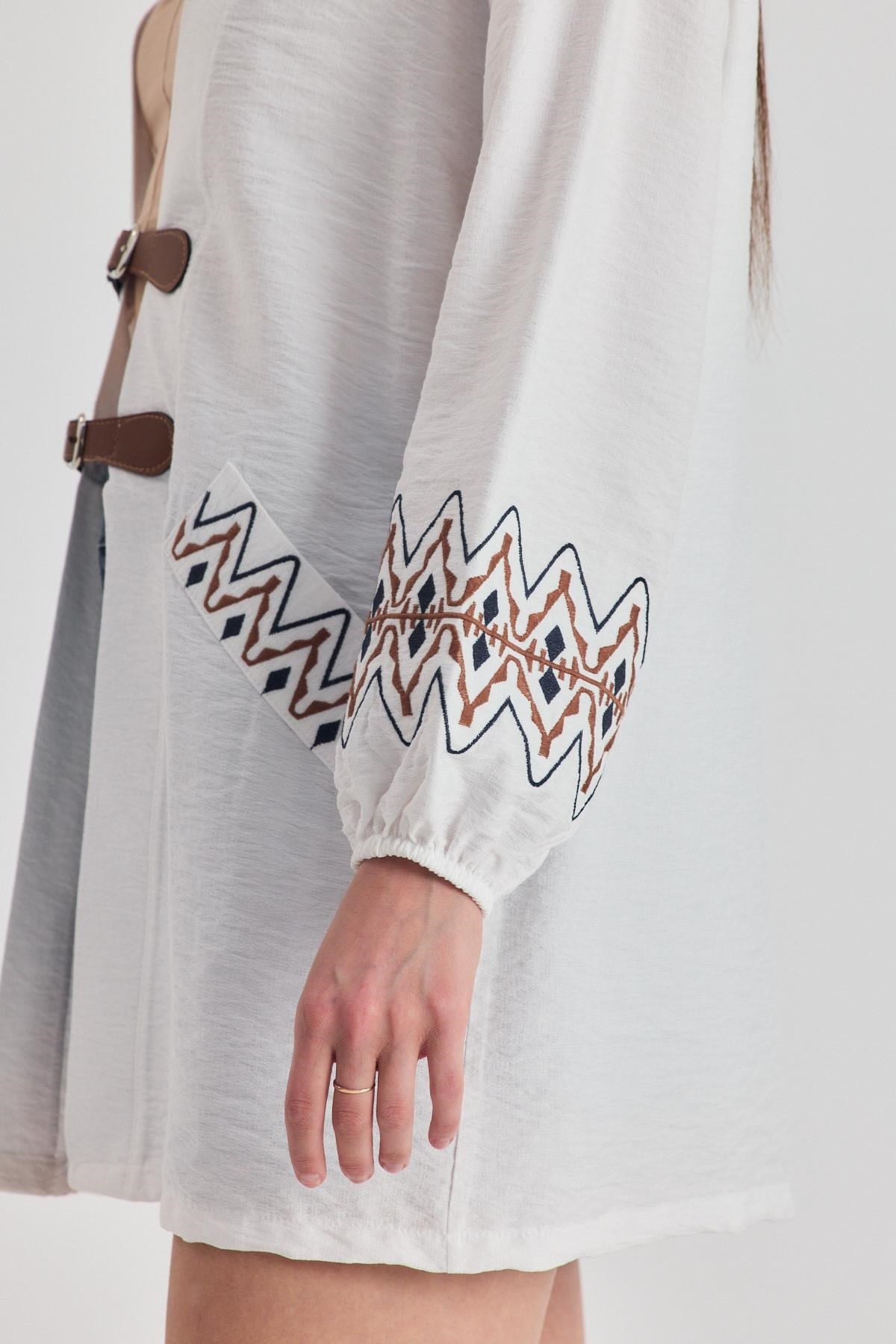 Beyaz Deri Kemer Detaylı Etnik Desenli Kimono 4363A