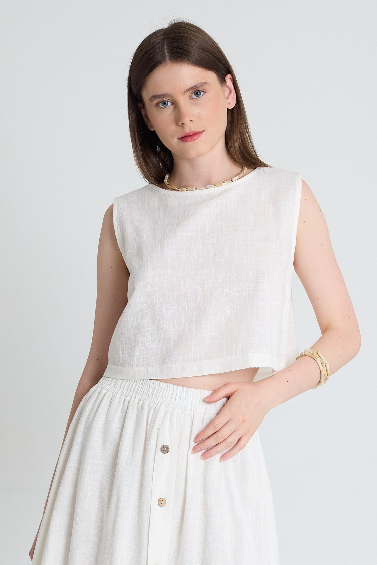 Beyaz Keten Görünümlü %100 Pamuk Kolsuz Crop Bluz 3419-1