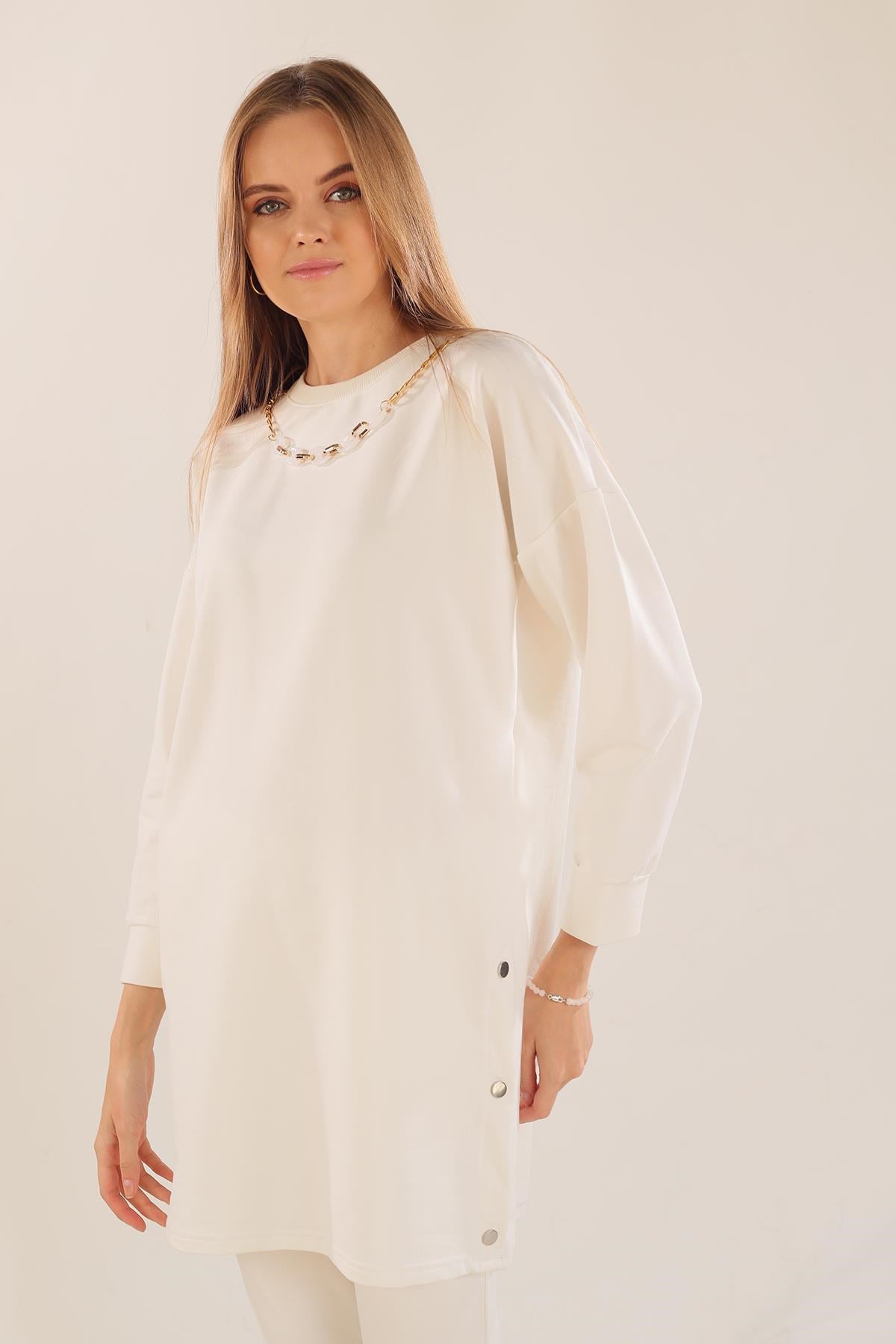 Beyaz Kolyeli Çıtçıt Detay Sweat Takım 3479