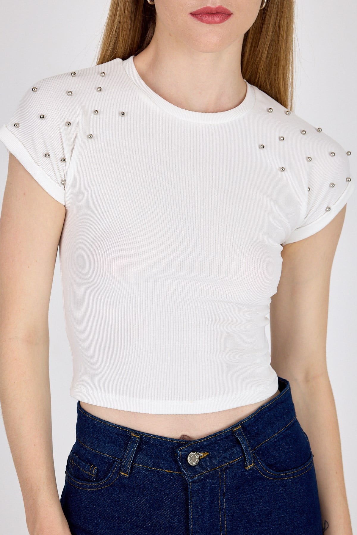Beyaz Omuz Boncuk Detaylı Slim Fit Crop Tişört 9208M