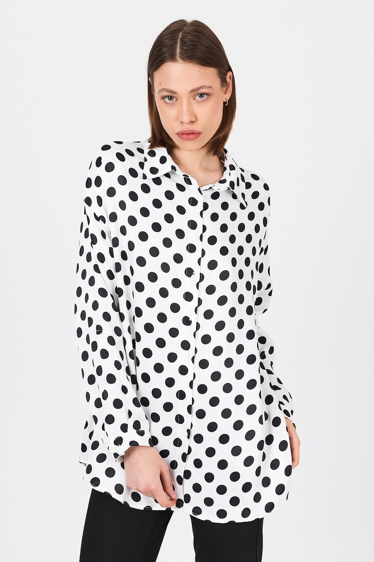 Beyaz Puantiye Desen Oversize Saten Gömlek 9411
