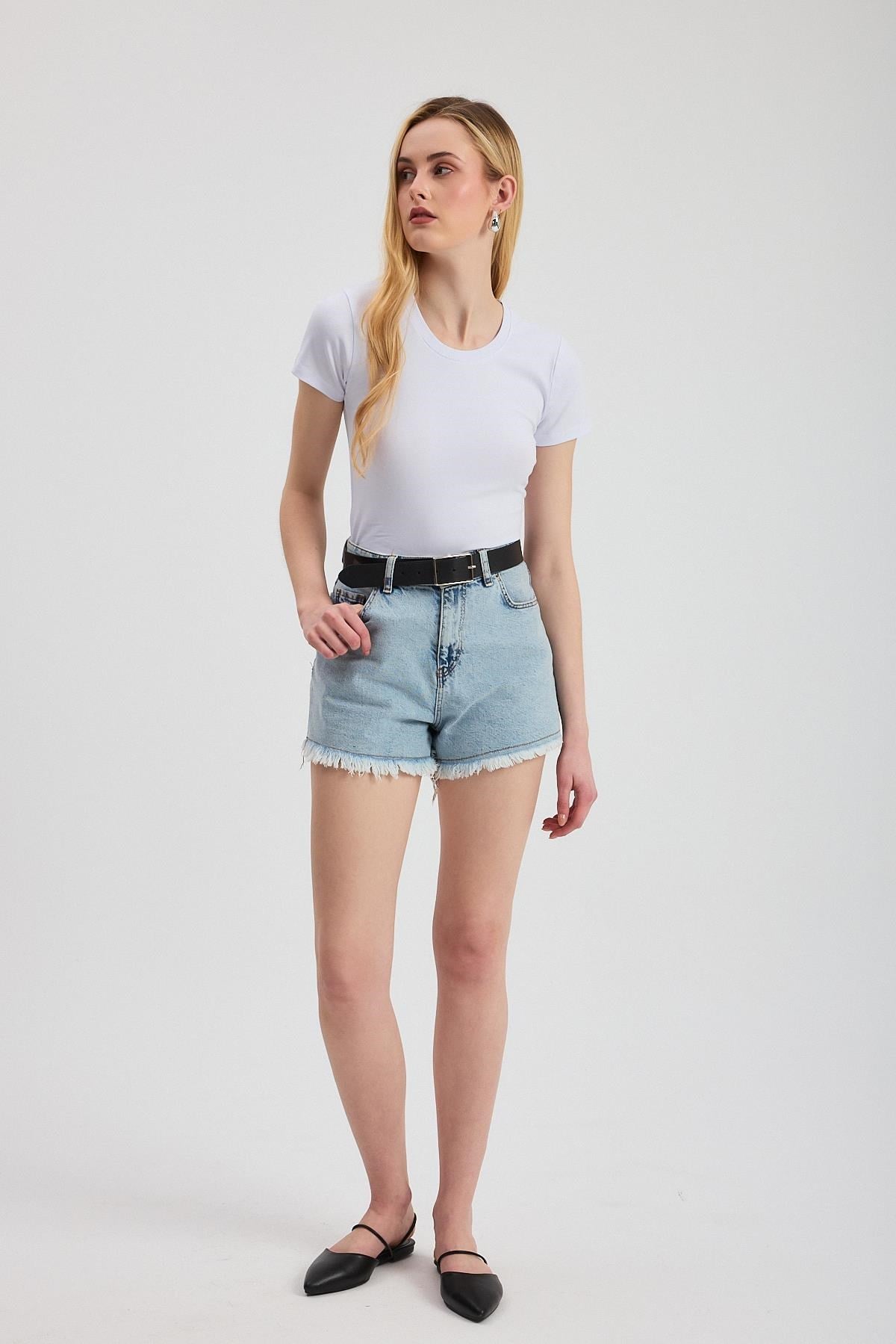 Beyaz Slim Fit Bisiklet Yaka Kısa Kollu Tişört 2214