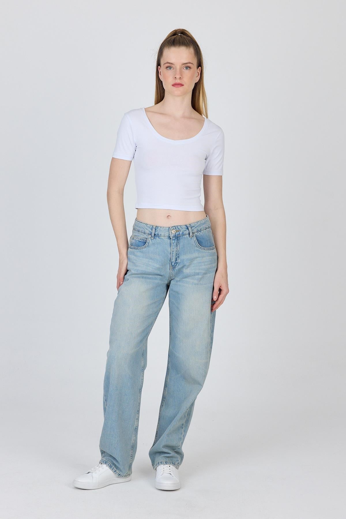 Beyaz U Yaka Pamuklu Slim Fit Tişört 9186M