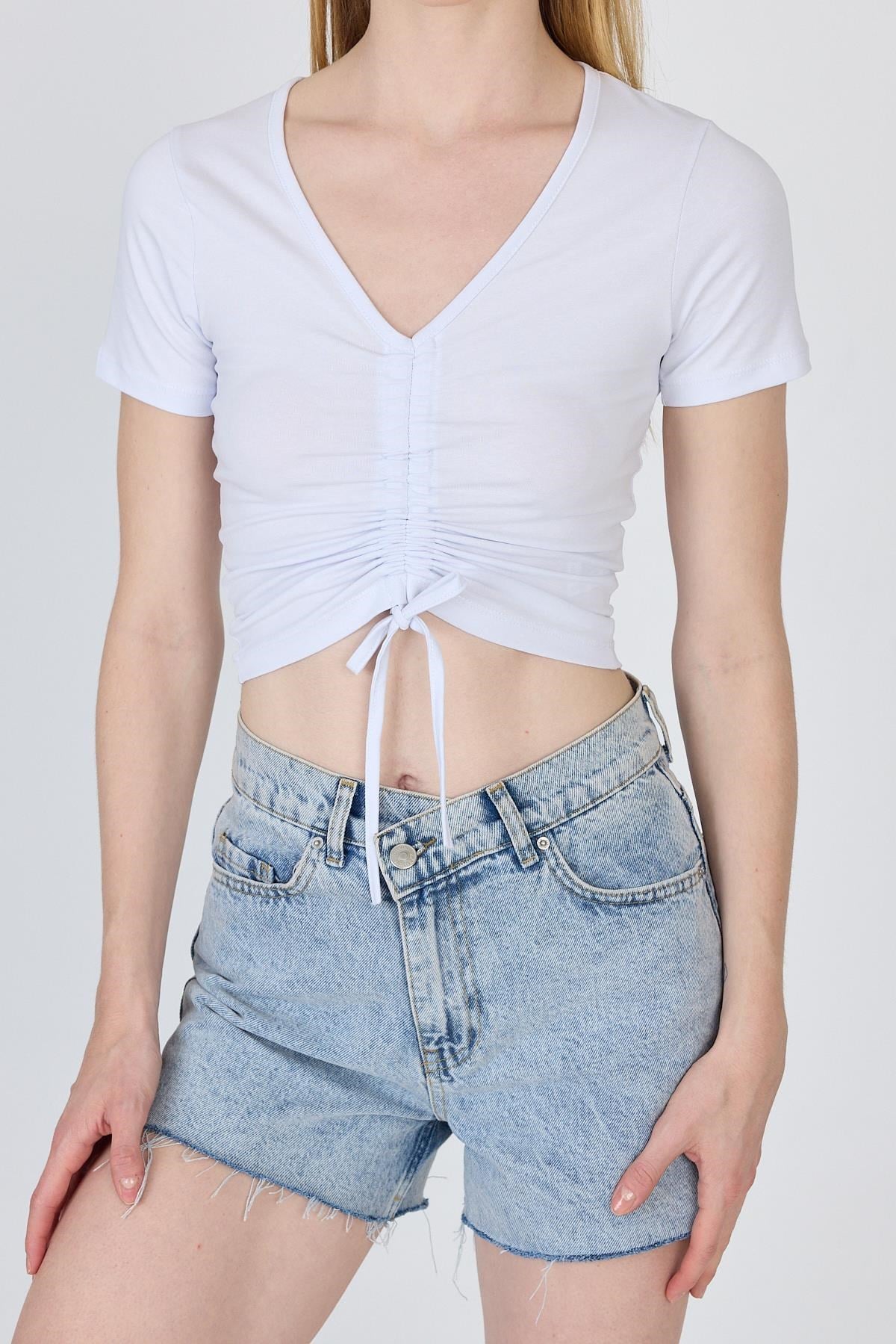 Beyaz V Yaka Büzgülü Crop Tişört 9201M