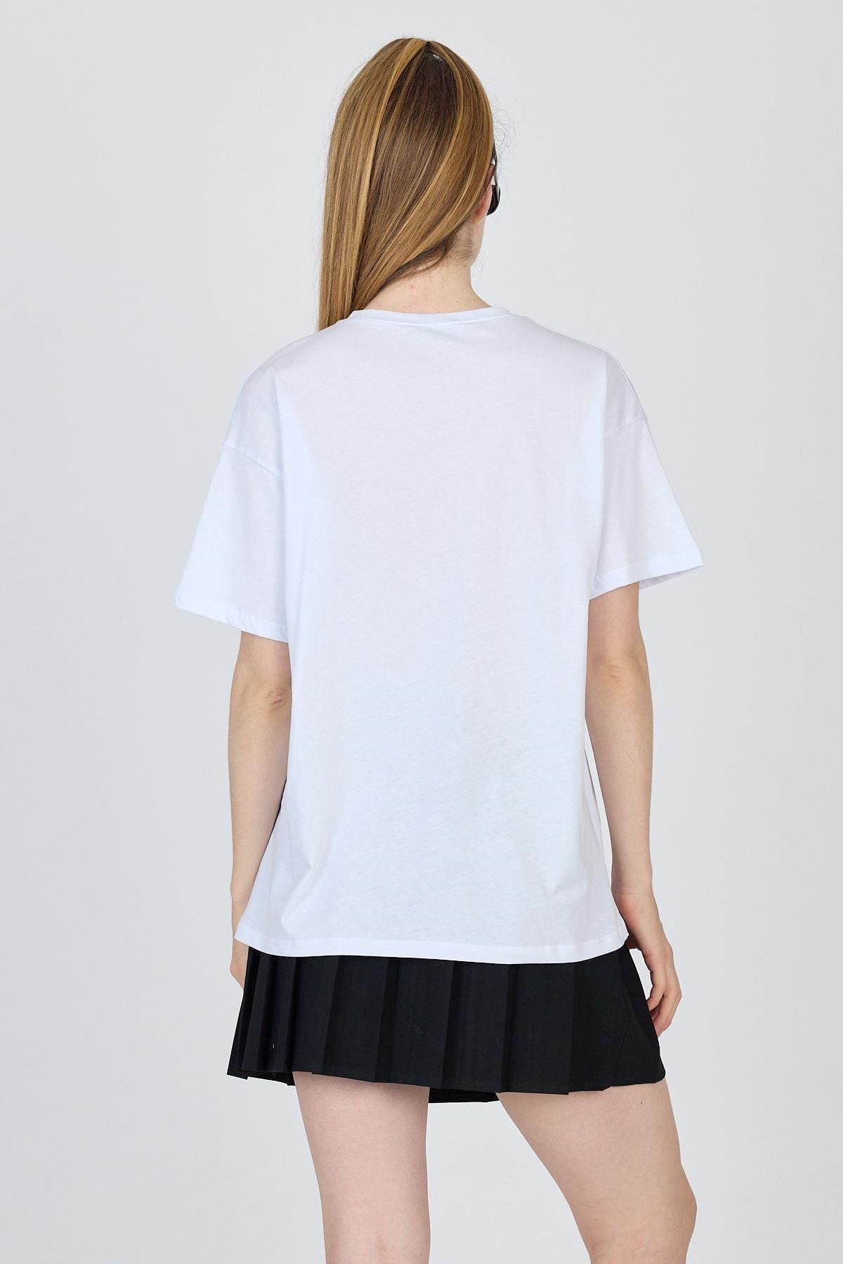 Beyaz Yazı Baskılı %100 Pamuk Oversize Tişört 2150-9M