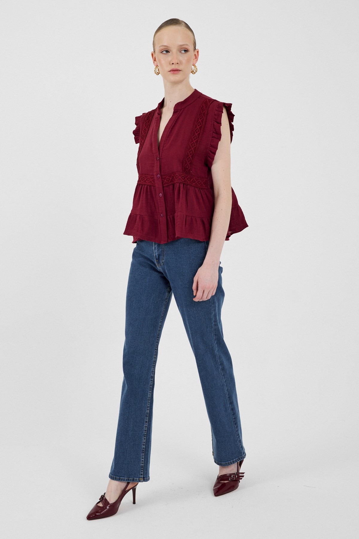Bluz-Bordo Fırfır Kollu Dantel Detaylı %100 Pamuk Müslin Bluz 8039A-rulem