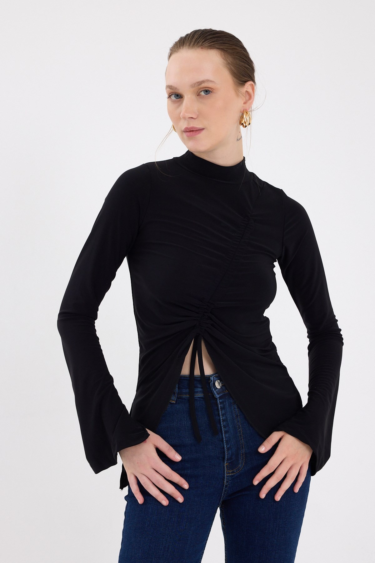 Bluz-Siyah Büzgü Detaylı Balıkçı Yaka Bluz 2458-rulem