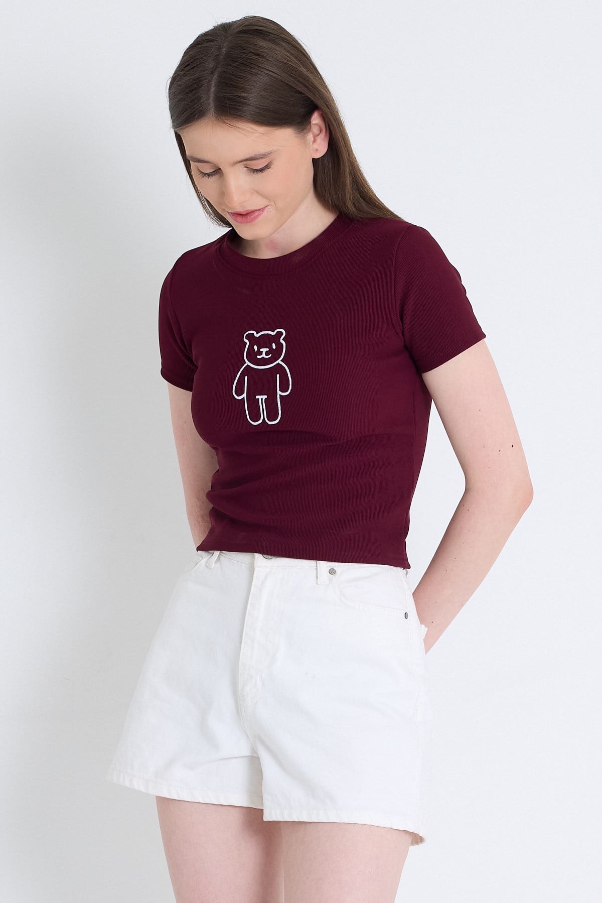 Bordo Ayıcık İşlemeli Slim Fit Crop Tişört 2217