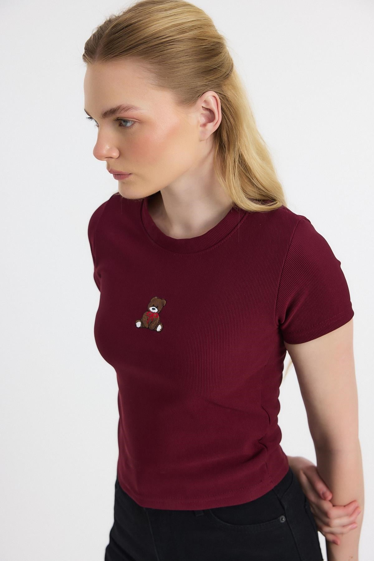 Bordo Ayıcık Nakışlı Kısa Kol Bluz 2199