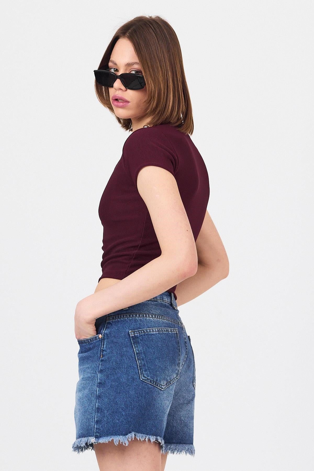 Bordo Dantel Yaka Fiyonk Detaylı Crop Tişört 2207