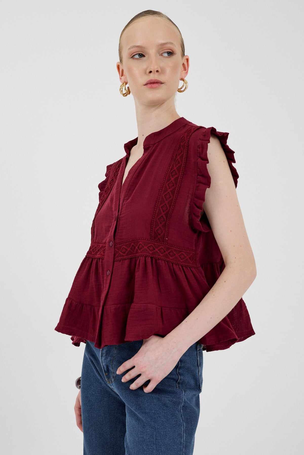 Bordo Fırfır Kollu Dantel Detaylı %100 Pamuk Müslin Bluz 8039A