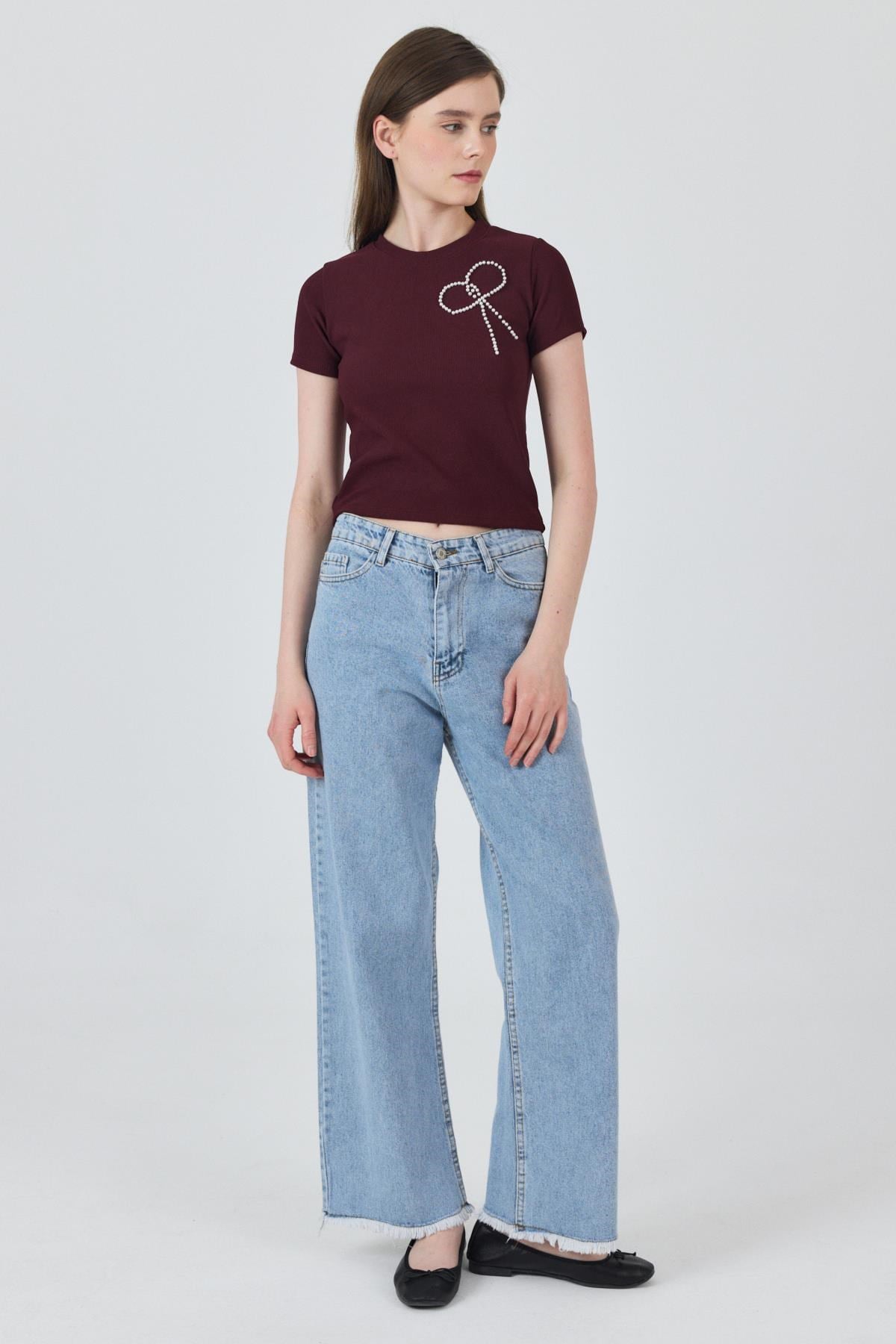 Bordo İnci Kurdele İşlemeli Crop Slim Fit Tişört 2229