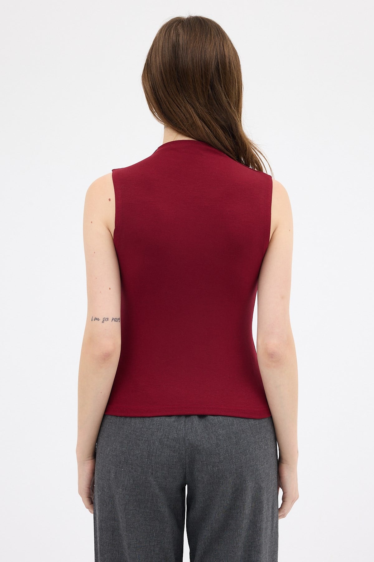 Bordo Kadın Kolsuz Yüksek Yaka Body 8155A