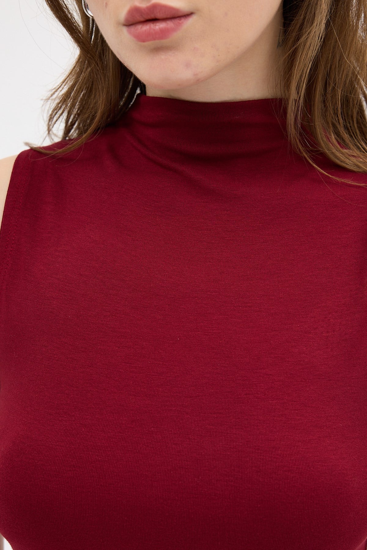 Bordo Kadın Kolsuz Yüksek Yaka Body 8155A