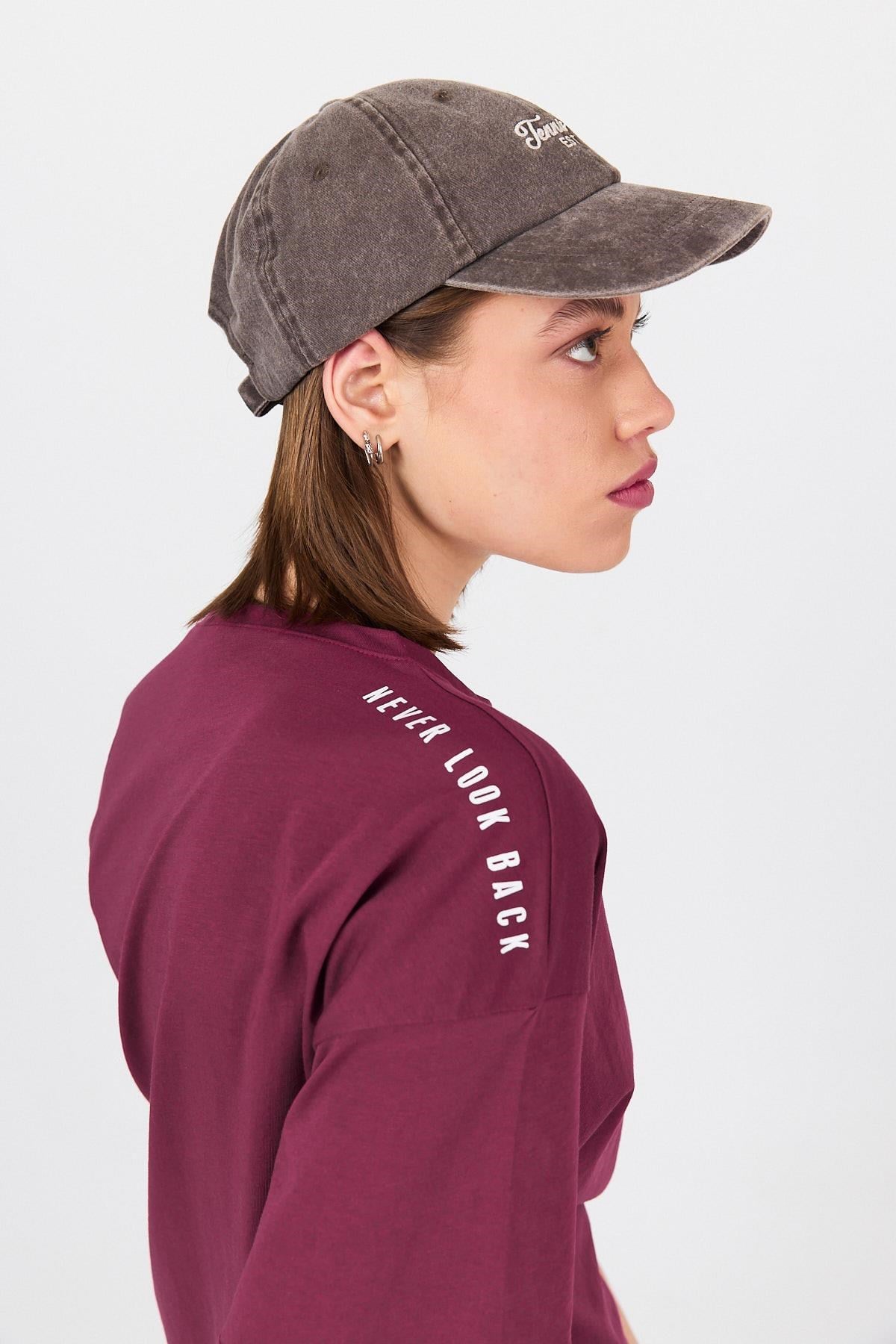 Bordo Omuz Yazı Baskılı %100 Pamuk Oversize Tişört 2150-30M