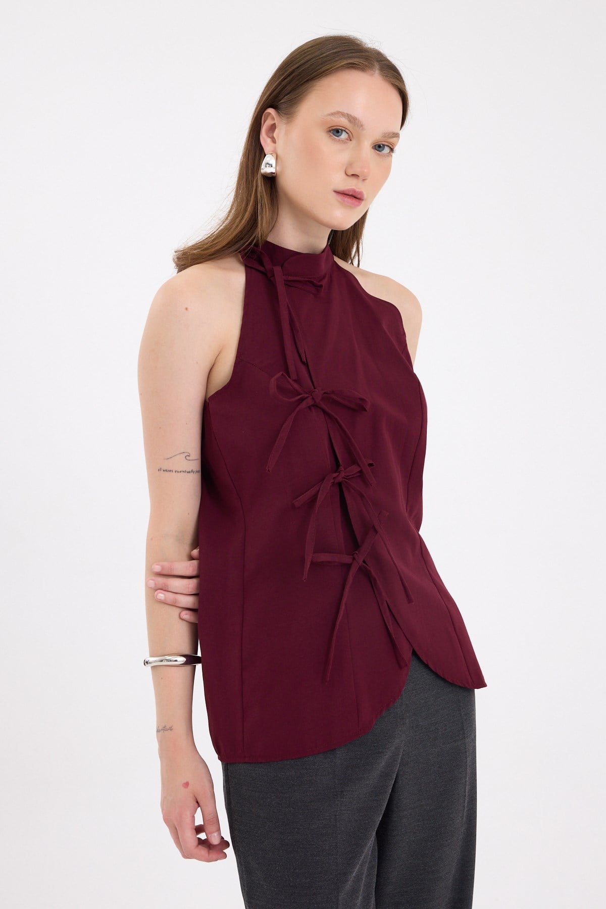Bordo Ön Bağlama Detaylı Halter Yaka Bluz 8094A