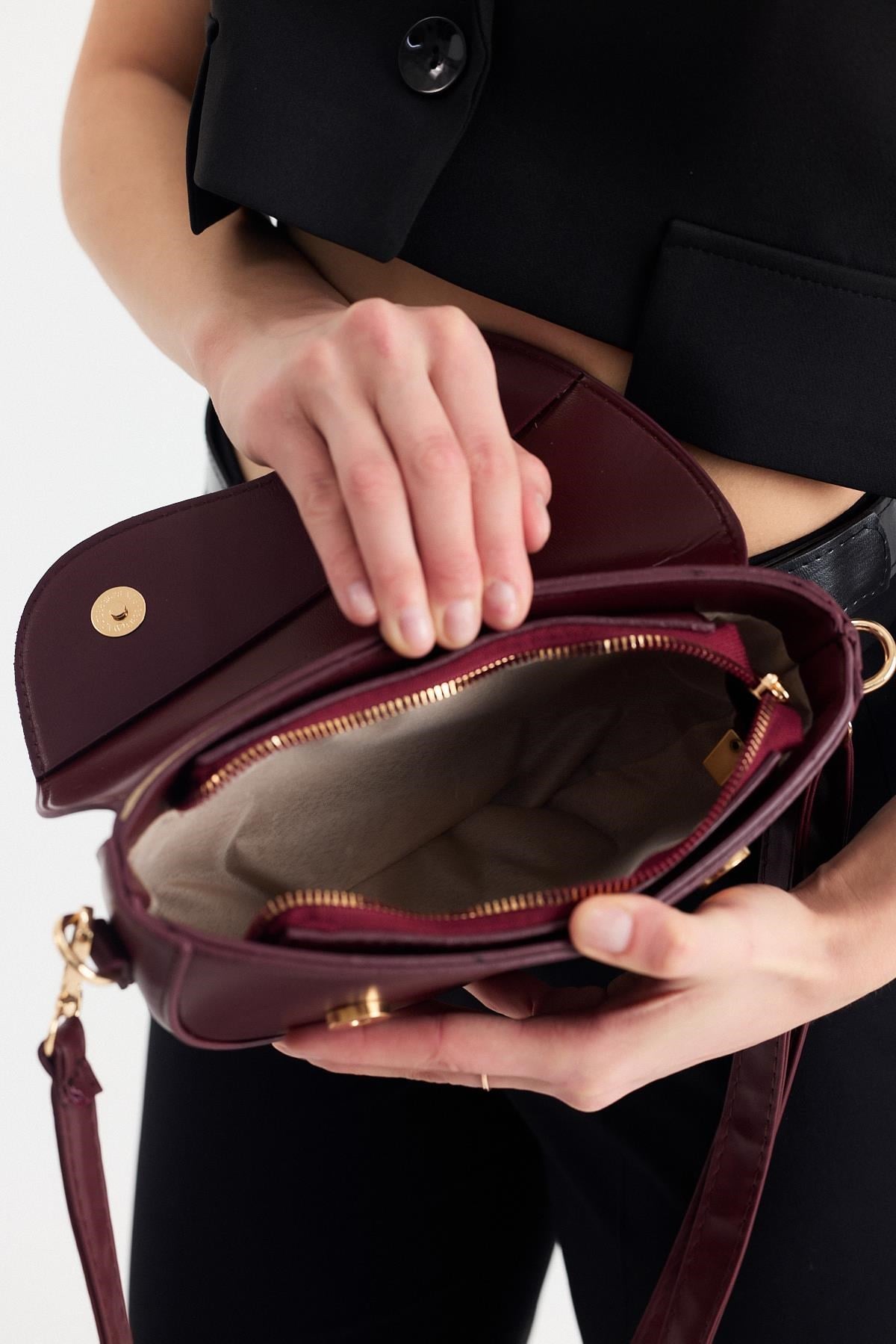 Bordo Simetri Kapak Detaylı Omuz Çantası 3024