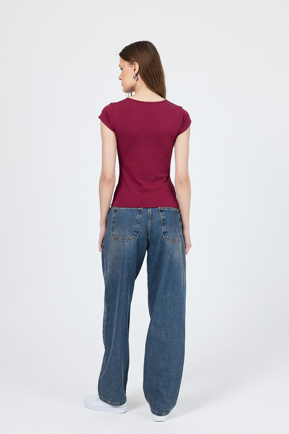 Bordo V Yaka Düğmeli Cep Detaylı Slim Fit Tişört 2213