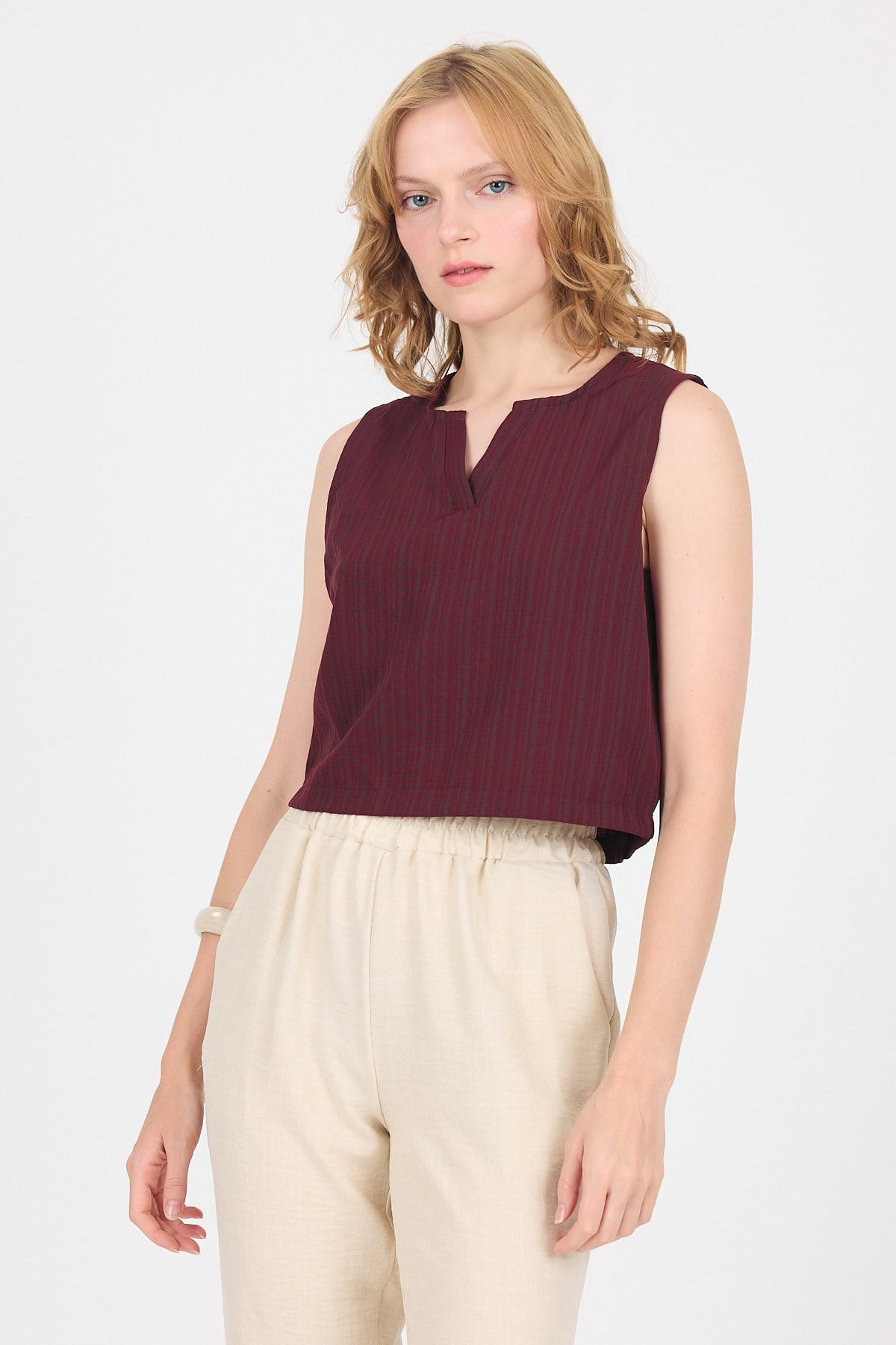 Bordo V Yaka Kolsuz Crop Bluz 8027