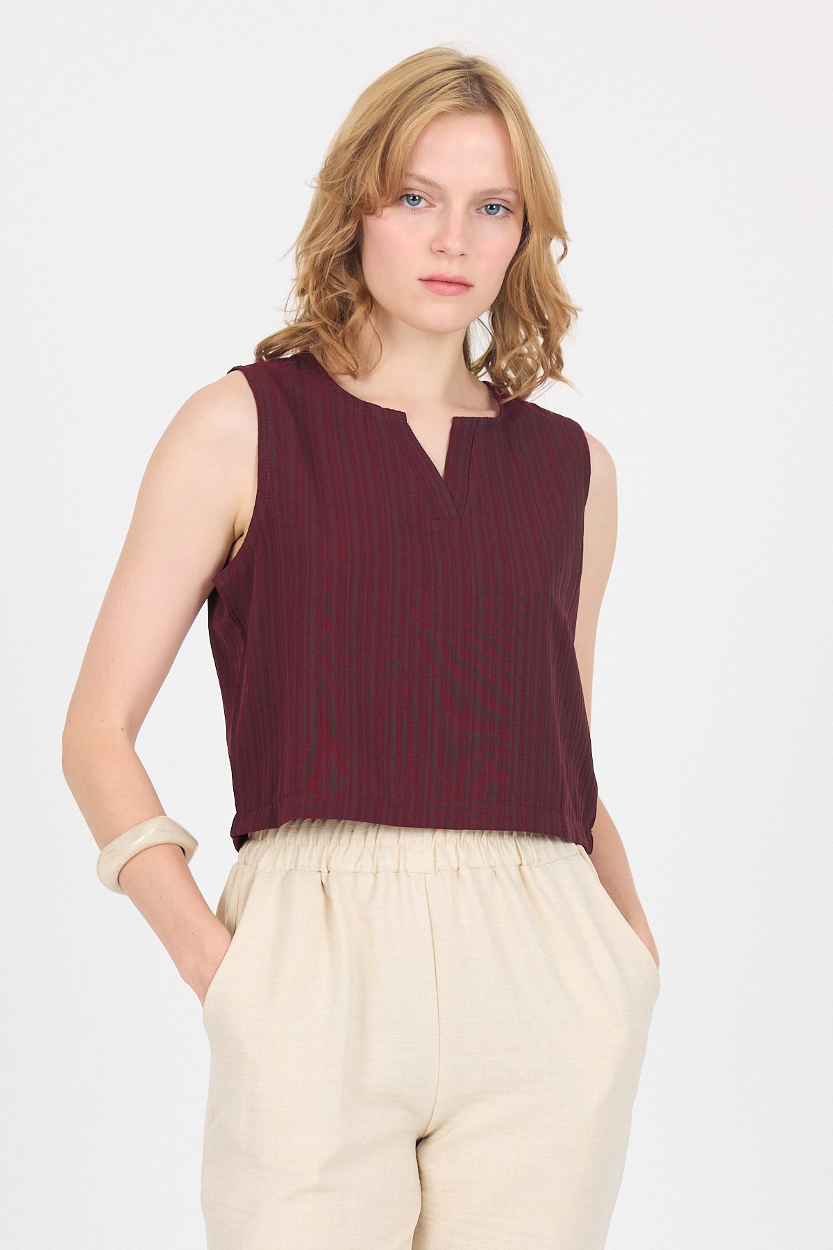 Bordo V Yaka Kolsuz Crop Bluz 8027