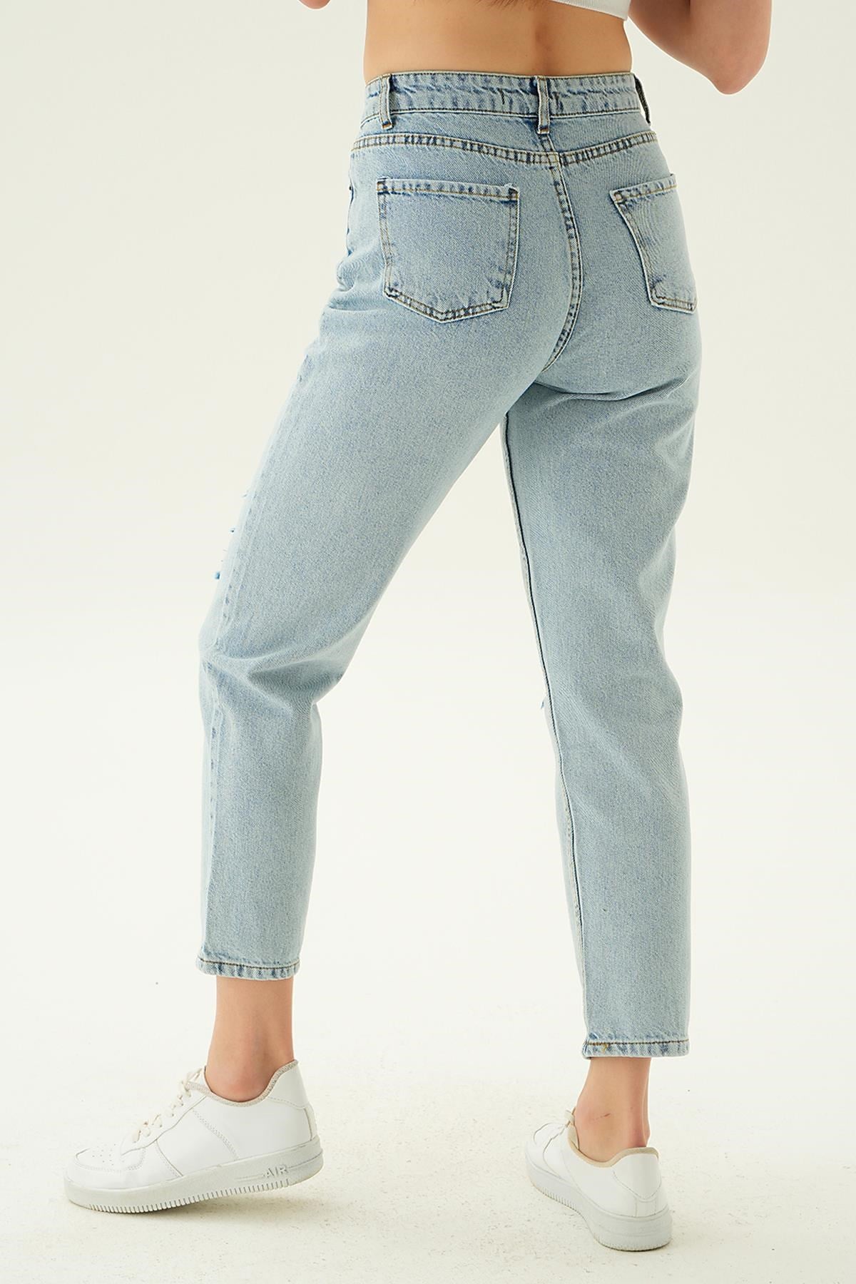 Buz Yırtık Detaylı Mom Jean 11123