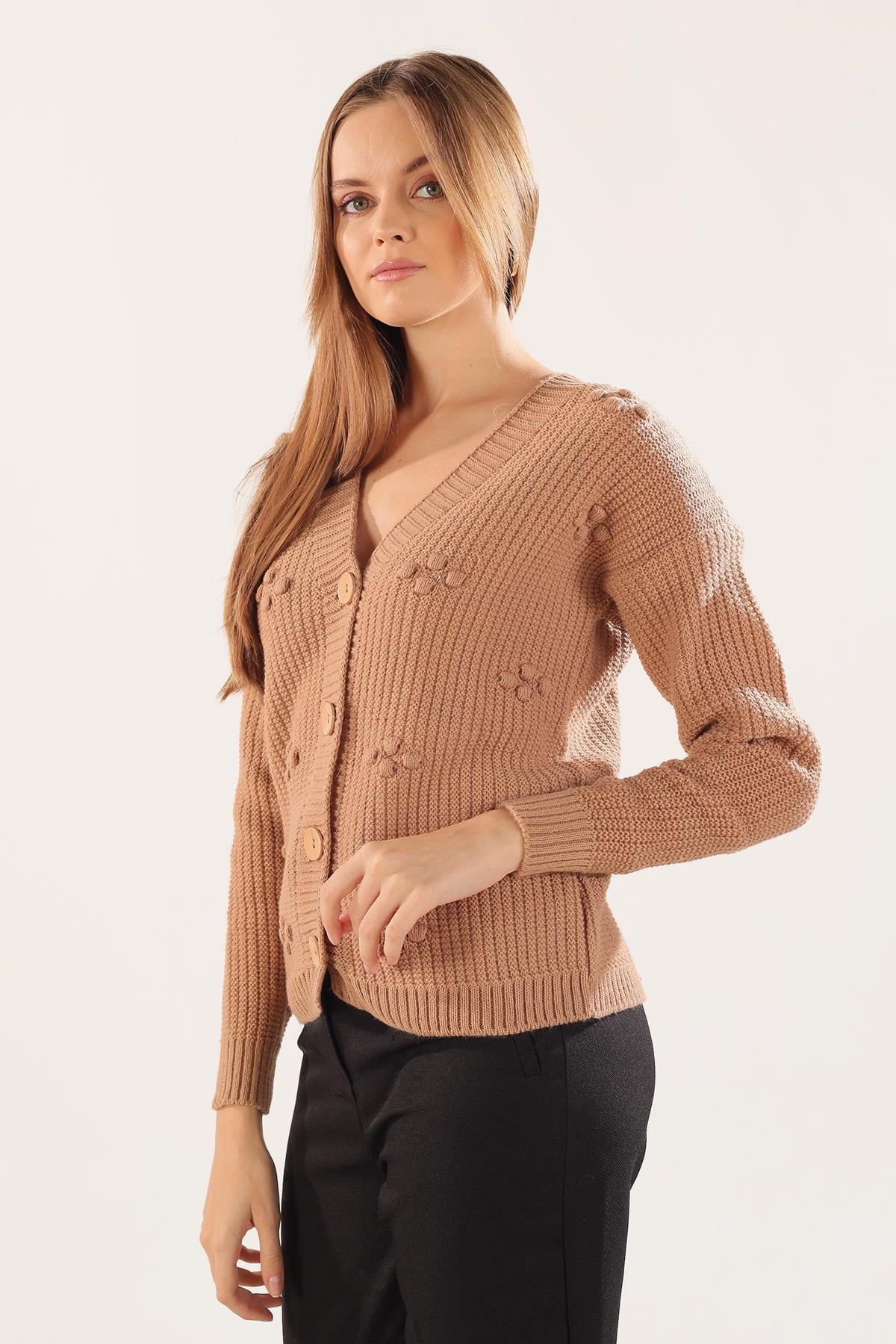 Camel Kabartma Desen Düğmeli Hırka 4002