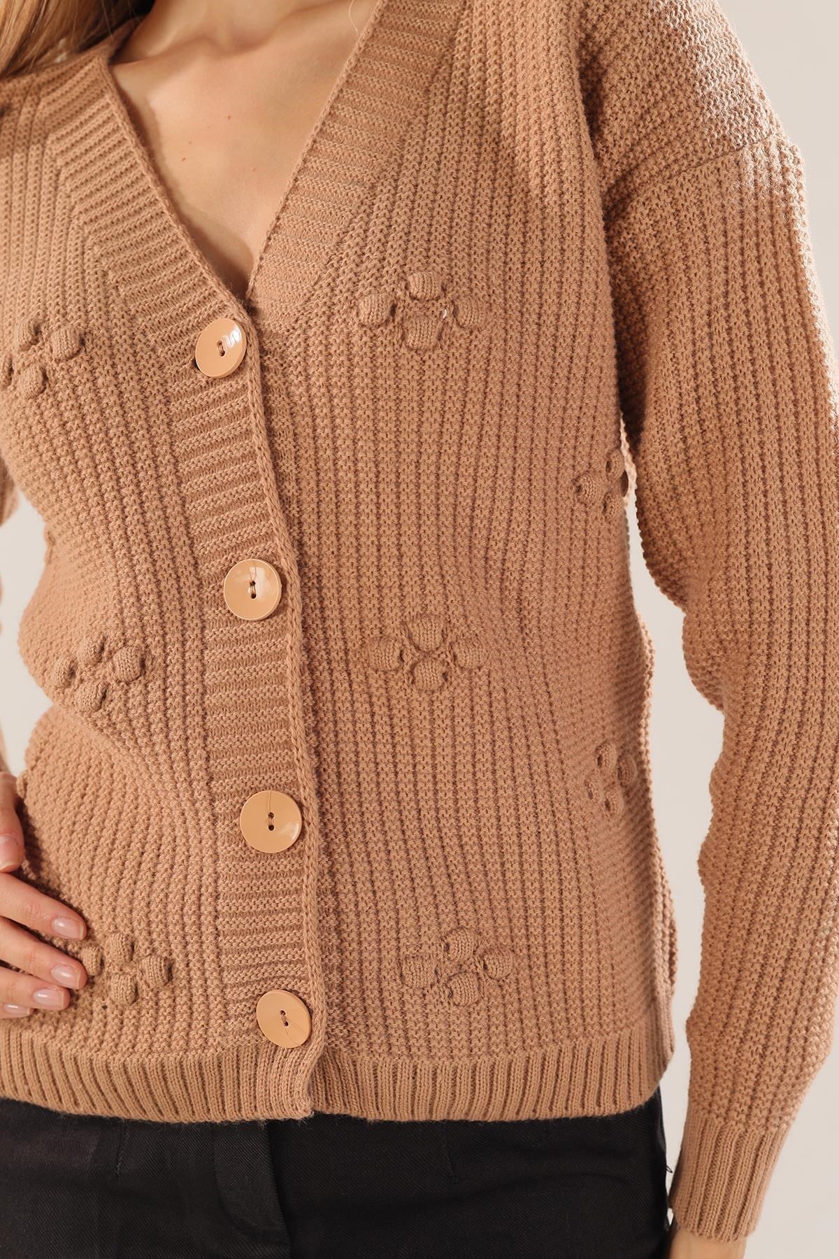 Camel Kabartma Desen Düğmeli Hırka 4002
