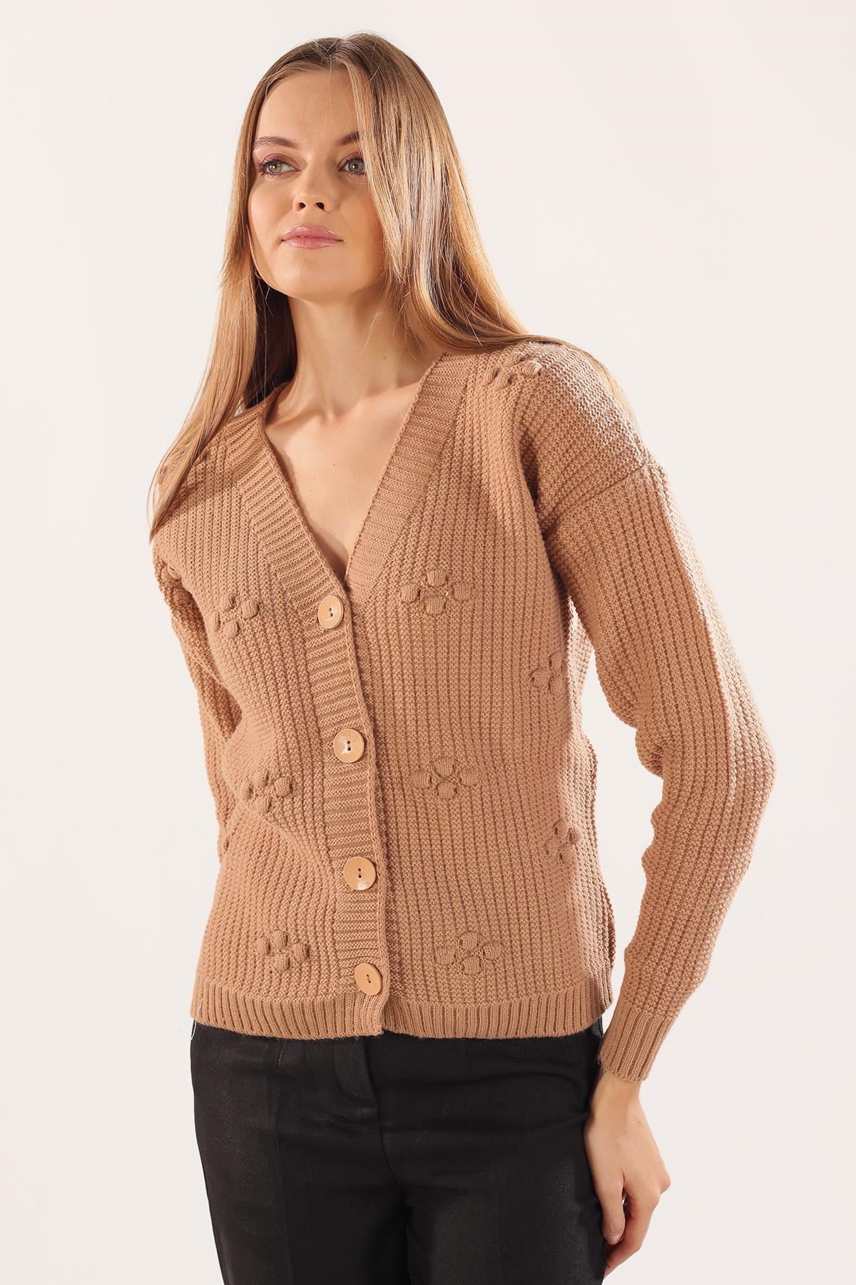 Camel Kabartma Desen Düğmeli Hırka 4002