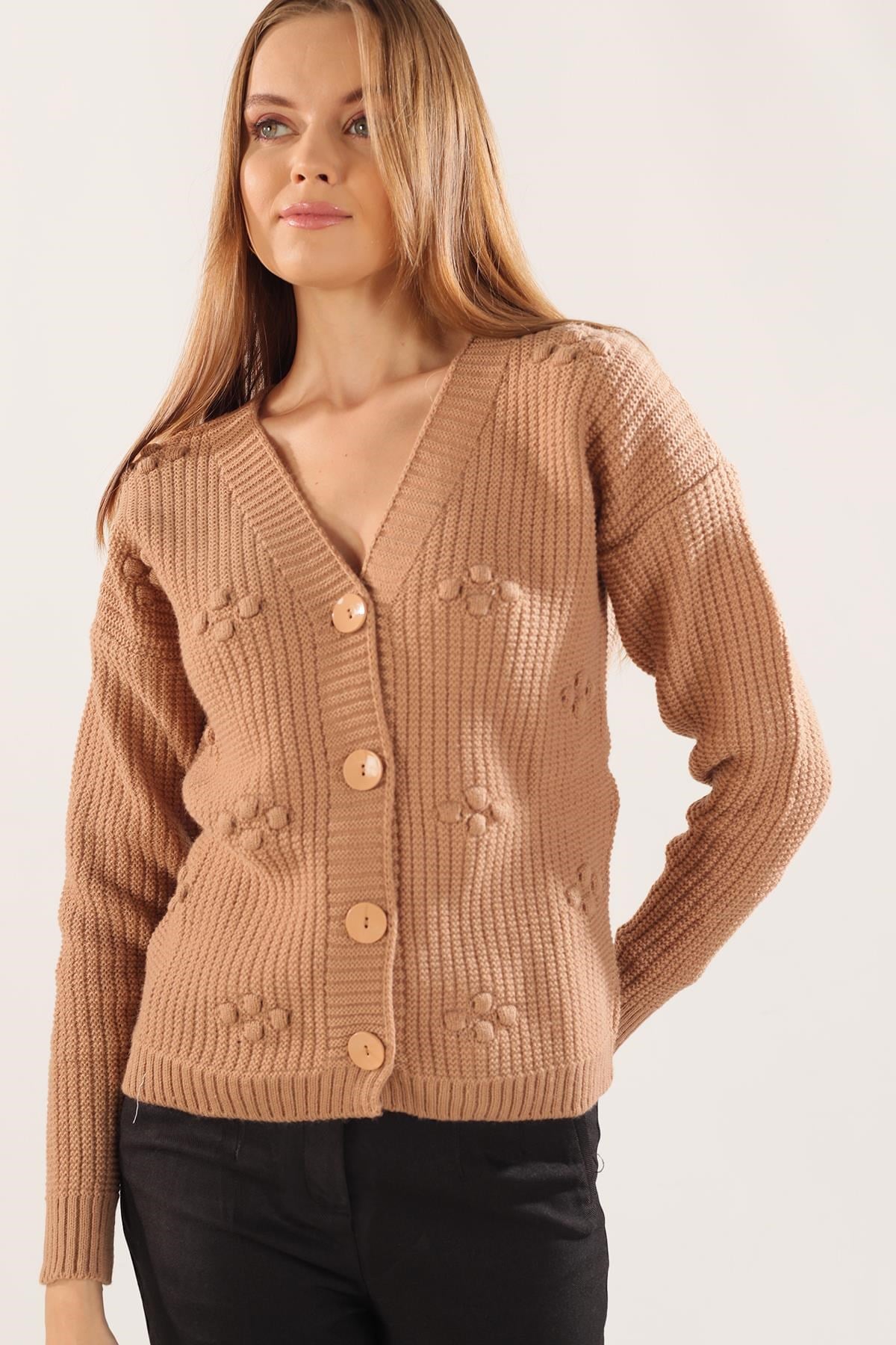 Camel Kabartma Desen Düğmeli Hırka 4002
