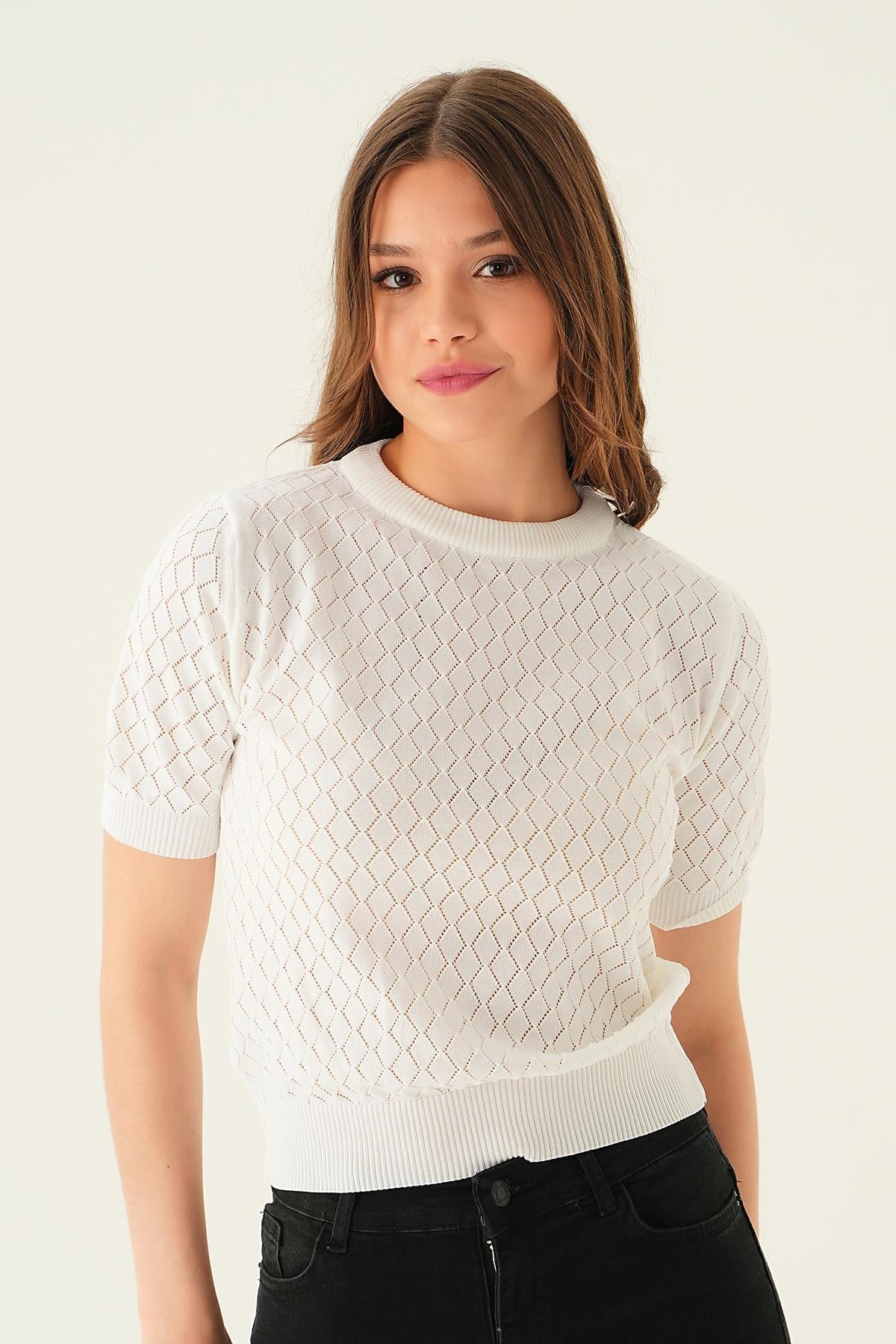Ekru Bisiklet Yaka Bluz 2449