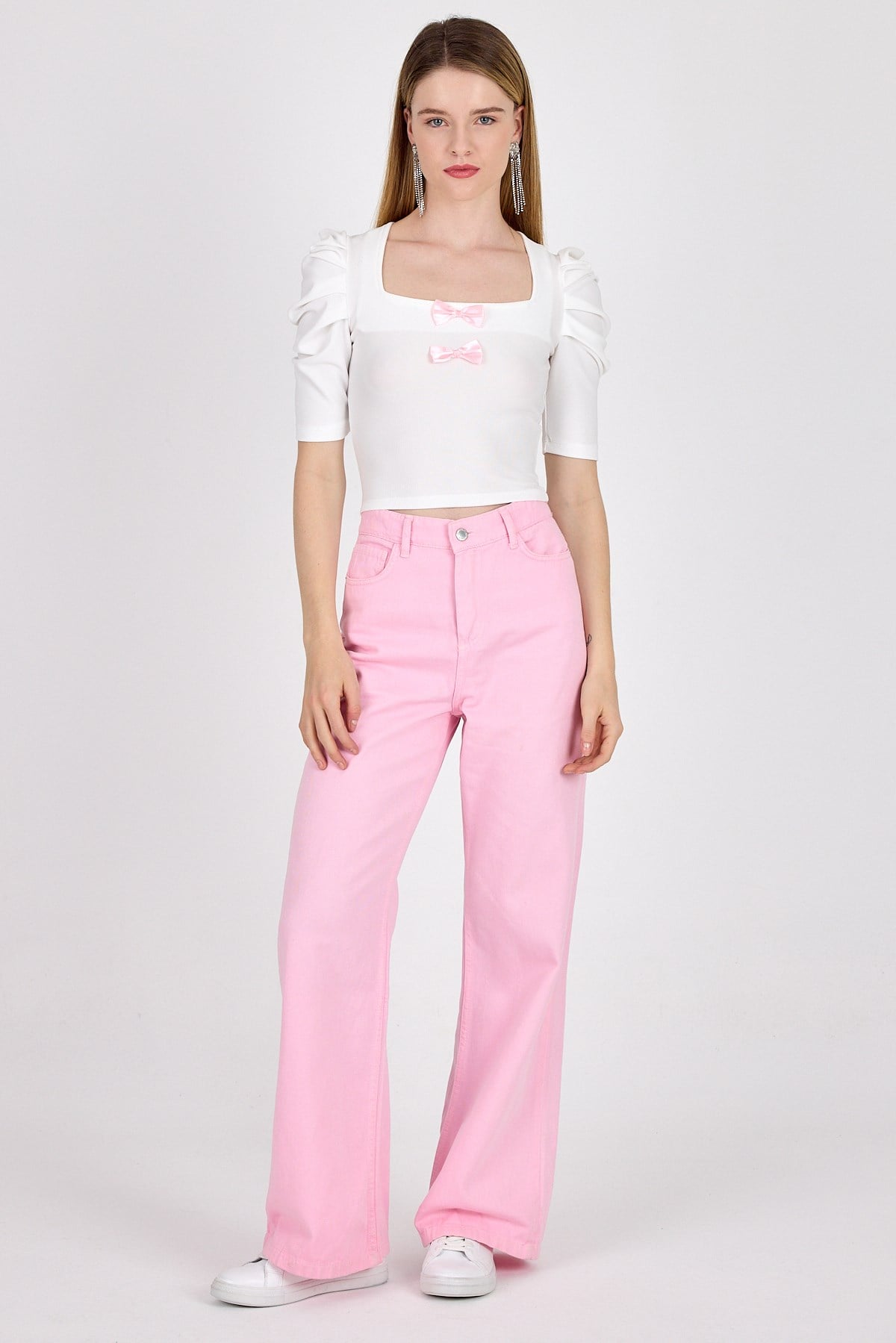 Ekru Kare Yaka Fiyonk DetaylI Crop Bluz 1349