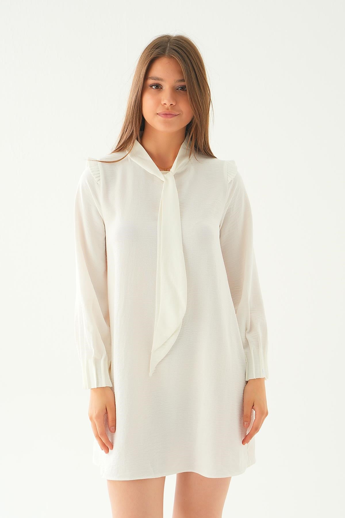Ekru Omuz Fırfırlı Fiyonklu Tunik 6796A