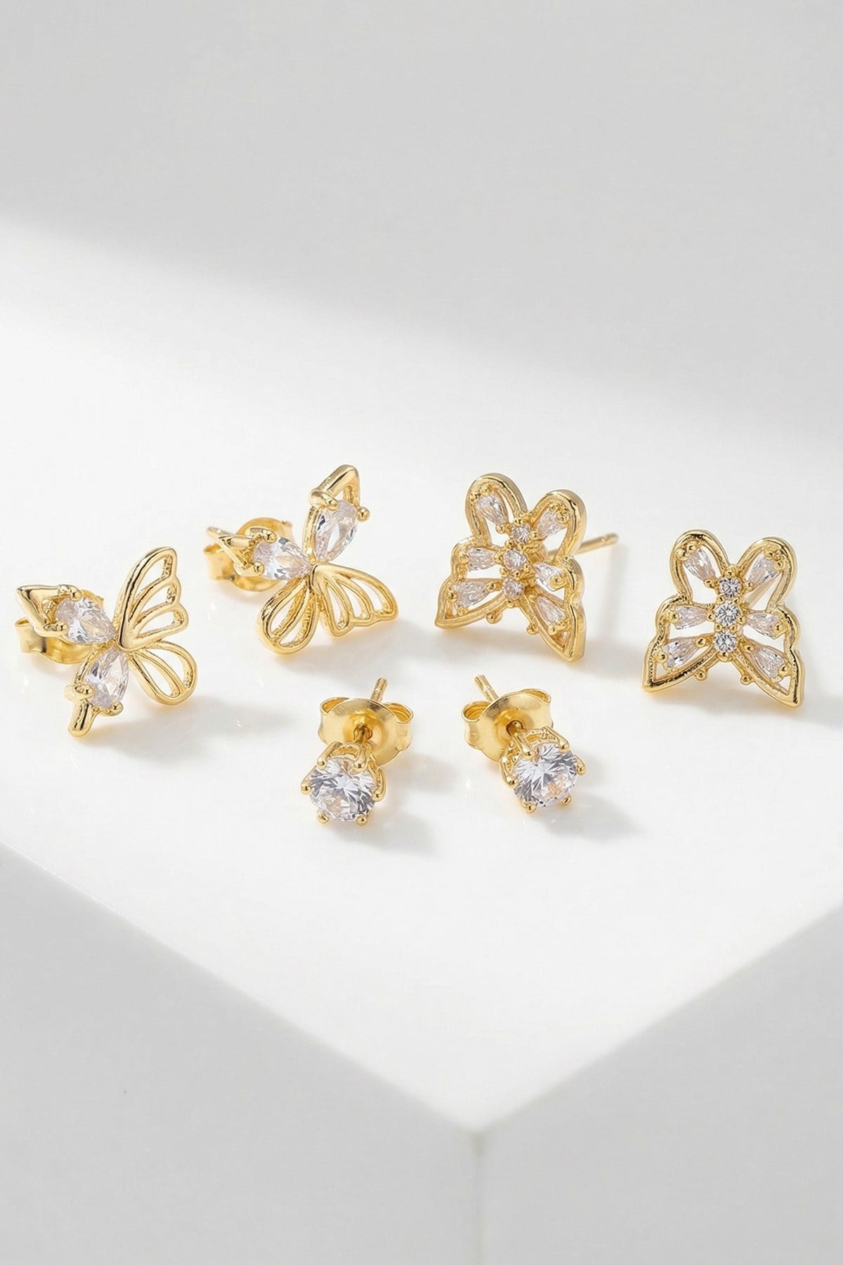 Gold Kelebek Desen Küpe Seti 0147