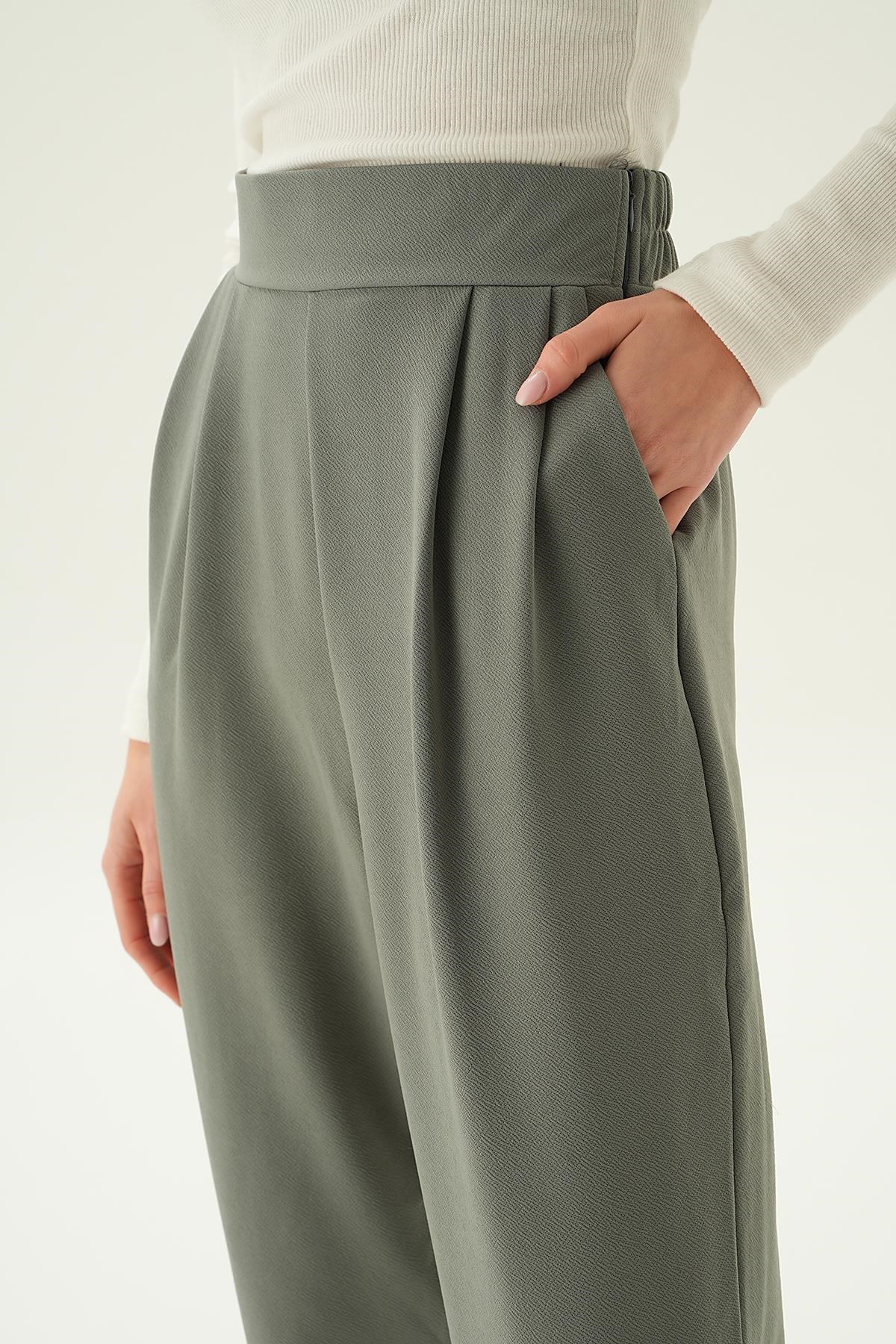 Gri Arka Bel Lastik Pileli Pantolon 4072A
