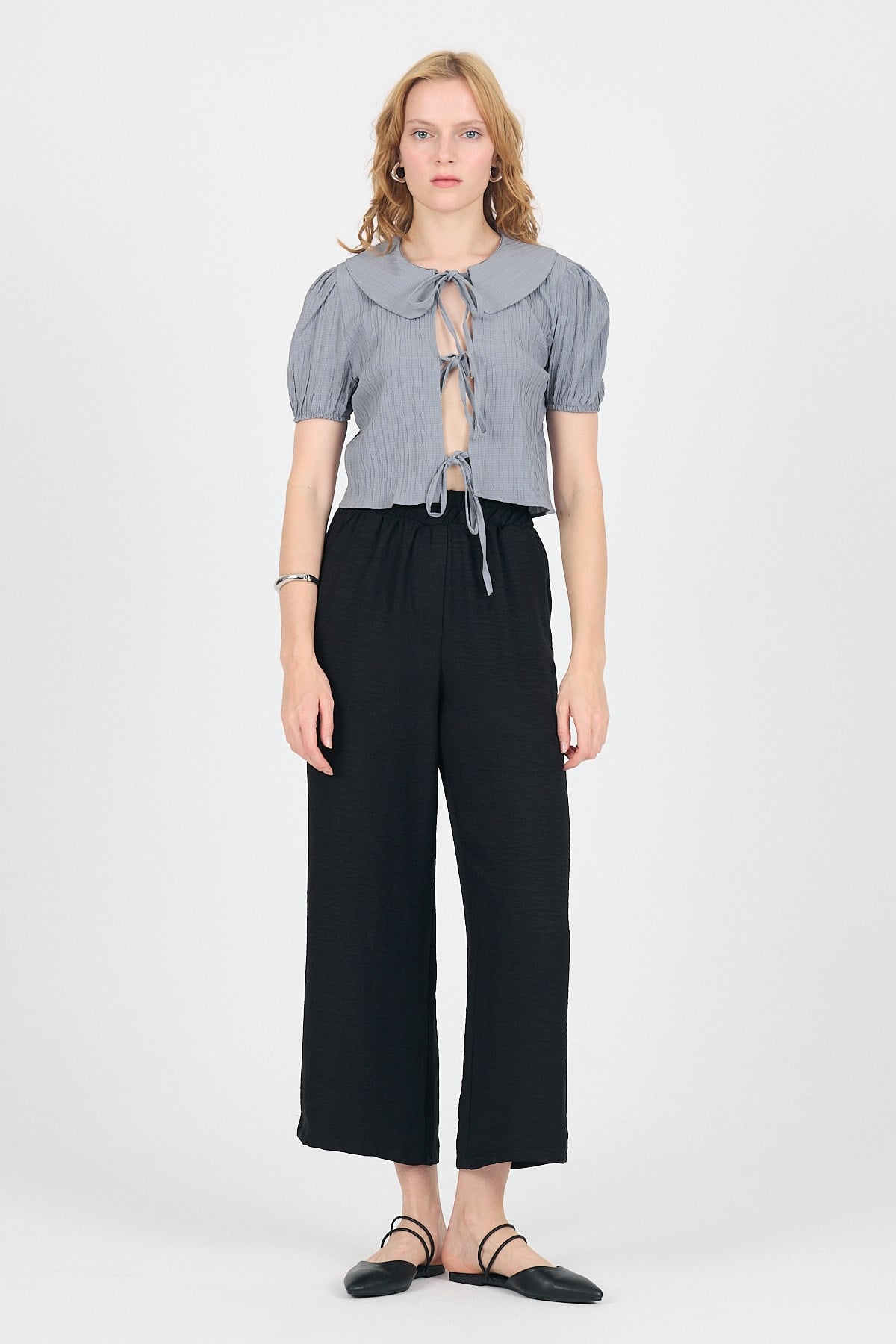 Gri Bağlama Detaylı Bebe Yaka Crop Bluz 8064