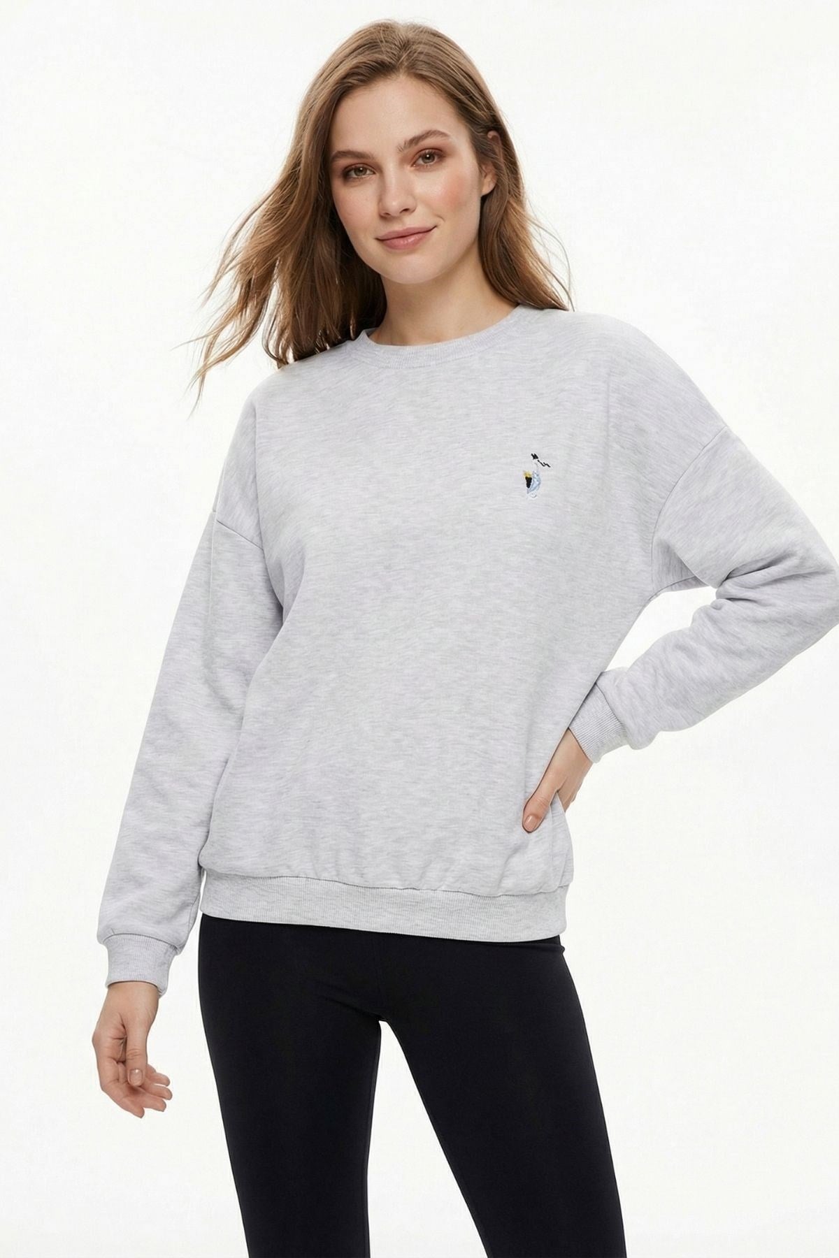 Gri Göğüs Nakışlı Sweat 1021