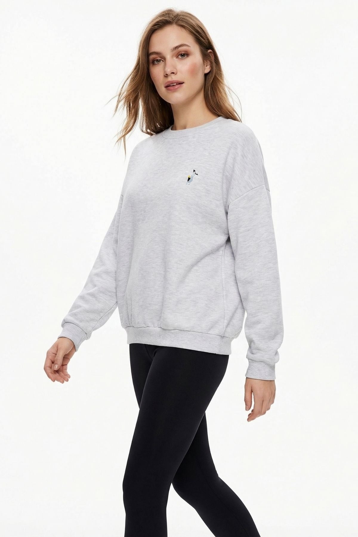 Gri Göğüs Nakışlı Sweat 1021