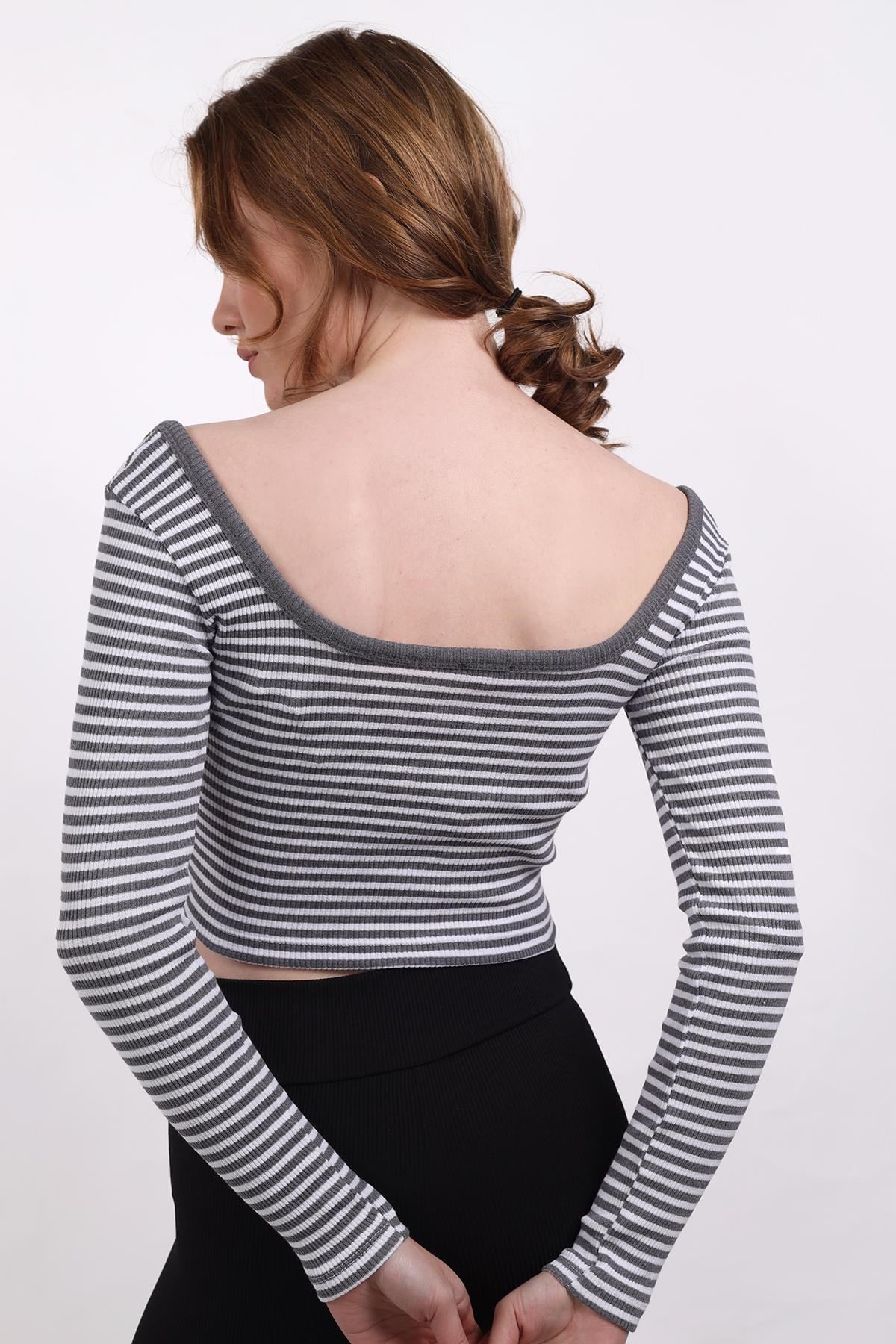 Gri Kare Yaka Çizgili Crop Bluz 9904