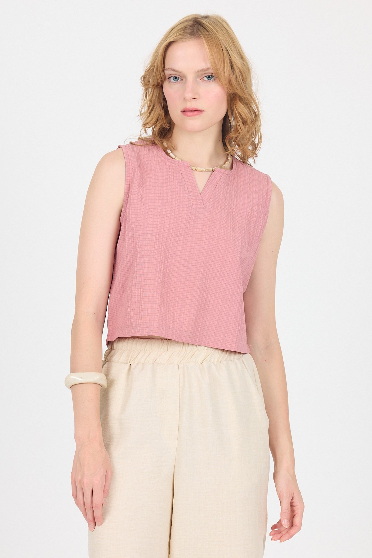 Gül V Yaka Kolsuz Crop Bluz 8027
