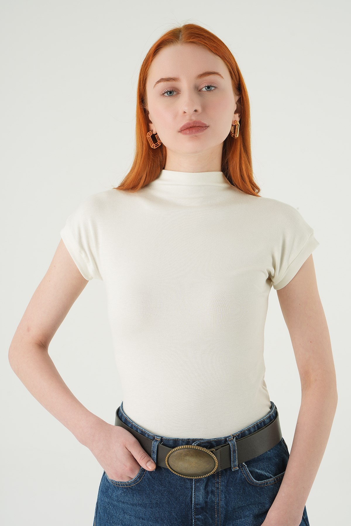Kadın Body-Ekru Dik Yaka Kısa Kol Body 8174A-rulem