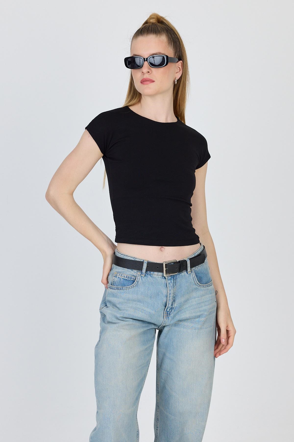 Kadın Body-Siyah Bisiklet Yaka Pamuklu Slim Fit Tişört 9190-rulem