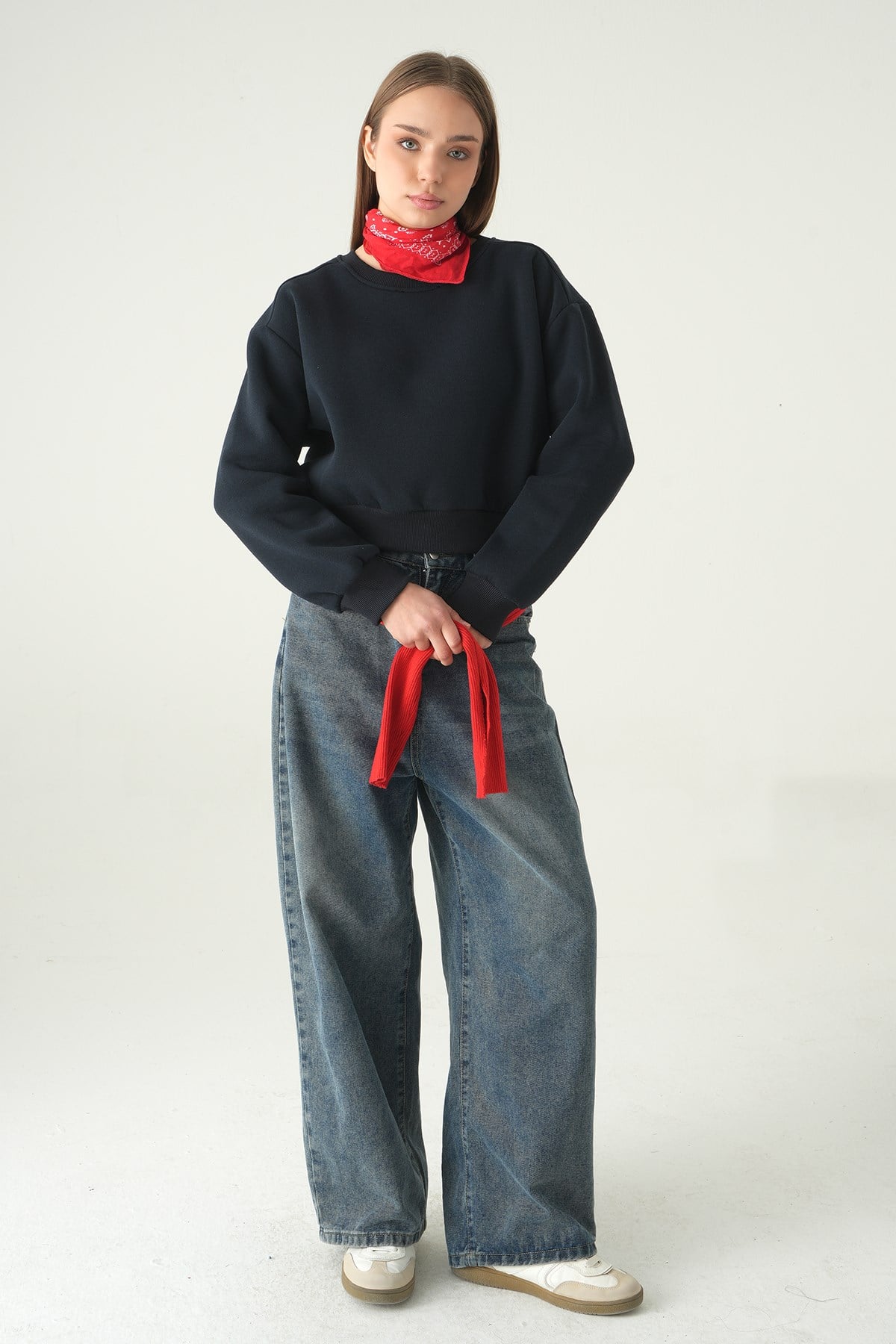 Kadın Pamuklu İçi Polarlı Oversize Yuvarlak Yakalı Laci Sweatshirt 9152M