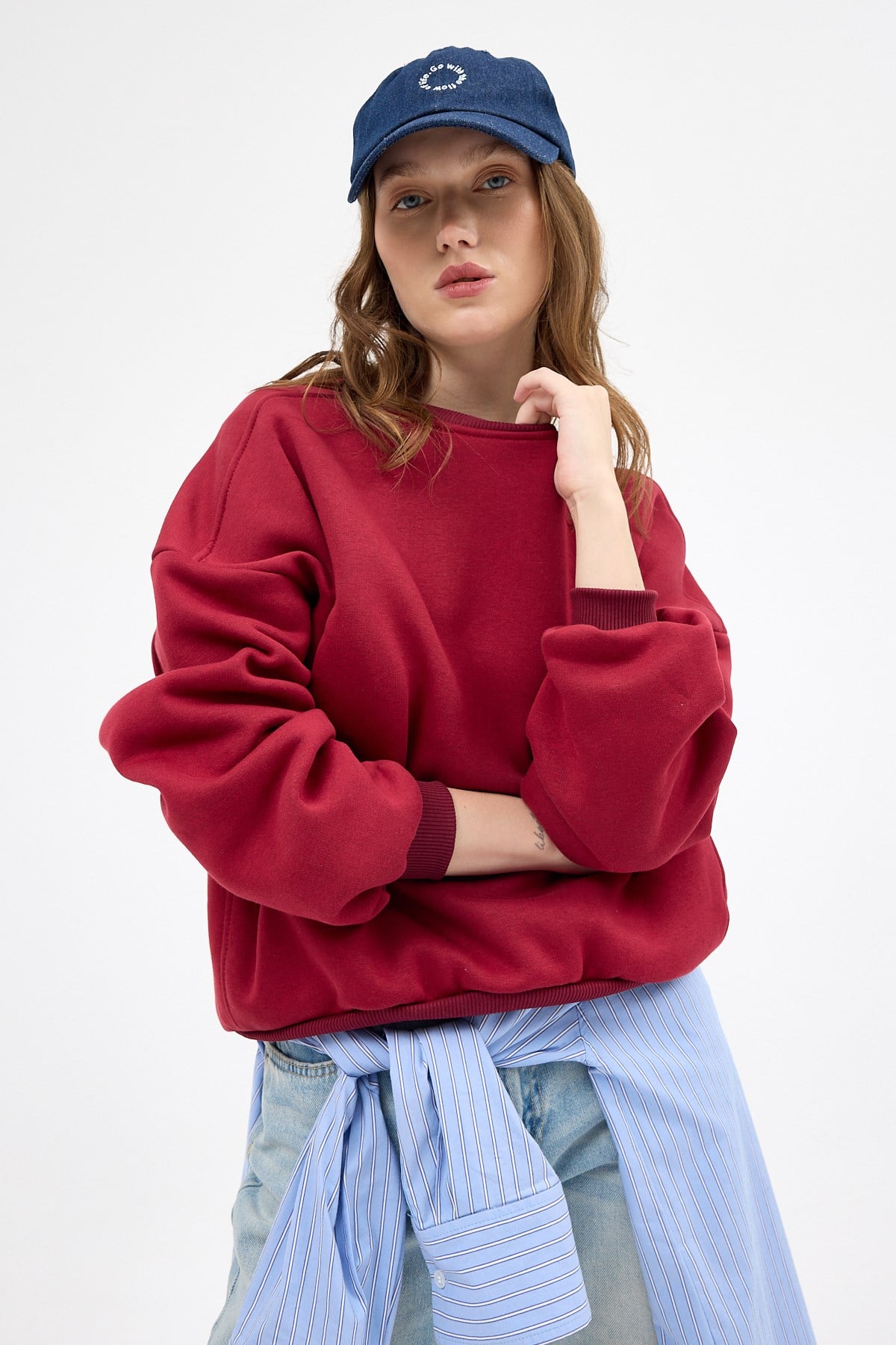 Kadın Pamuklu İçi Polarlı Oversize Yuvarlak Yakalı Bordo Sweatshirt 9152M