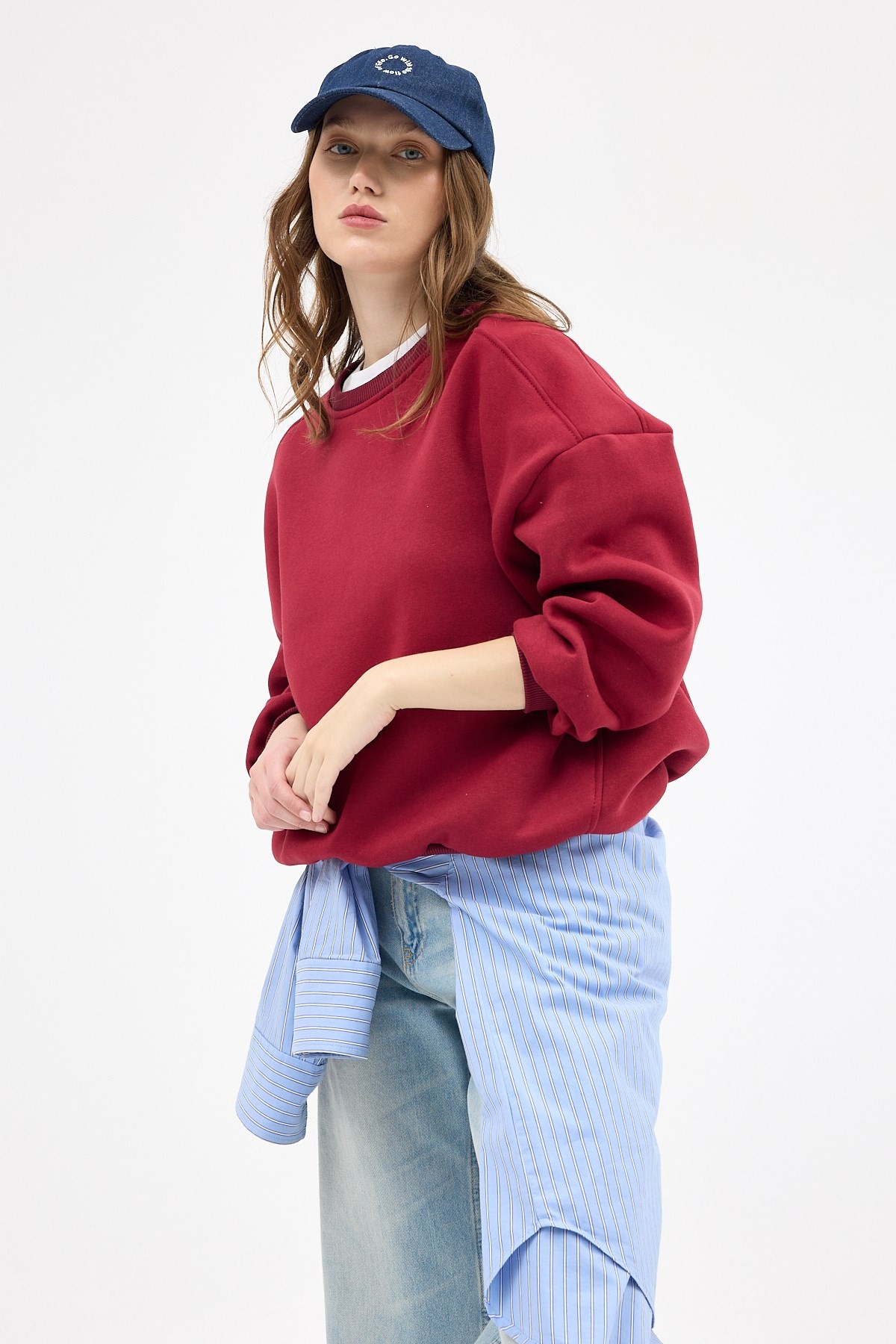 Kadın Pamuklu İçi Polarlı Oversize Yuvarlak Yakalı Bordo Sweatshirt 9152M